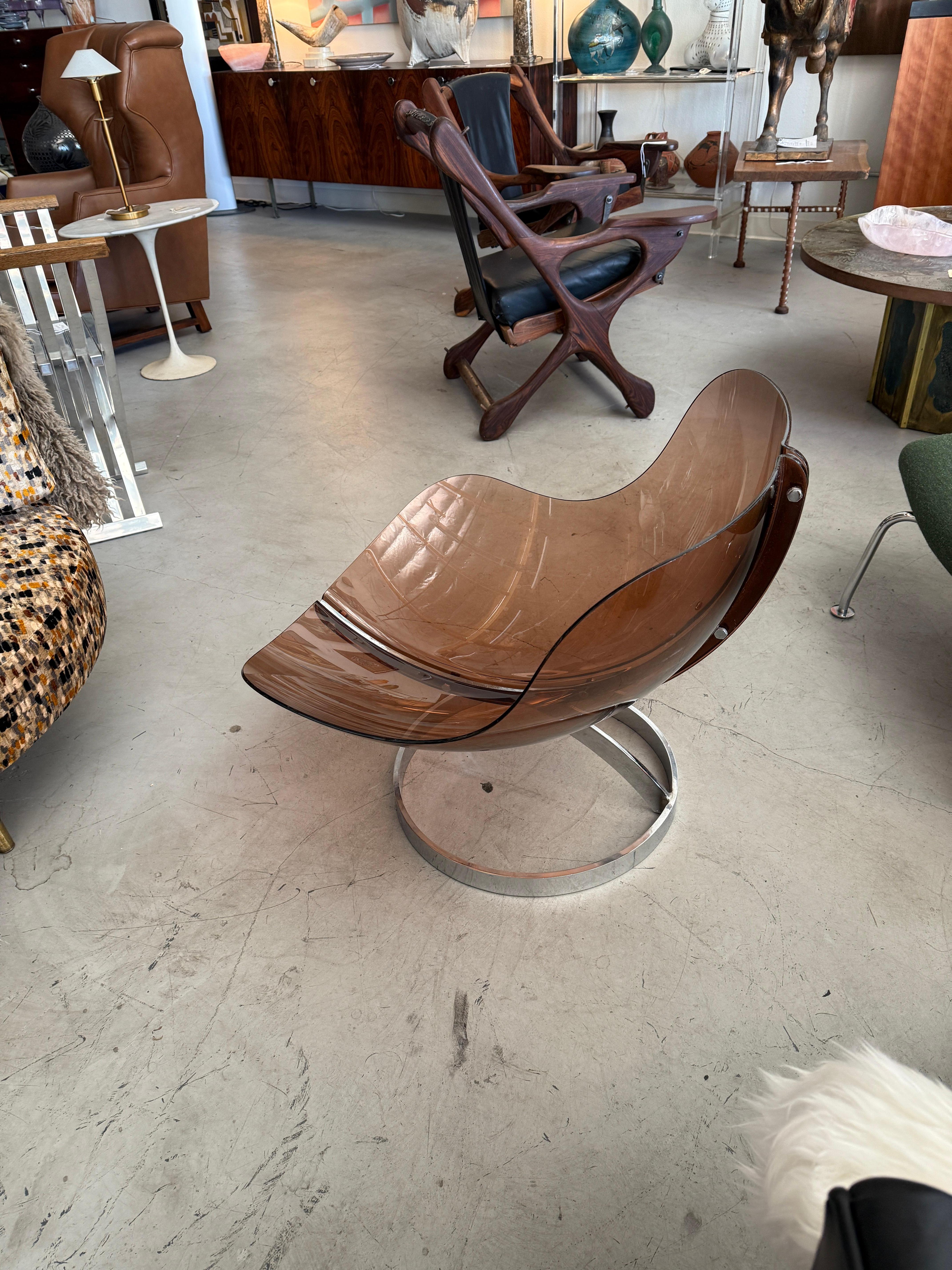 Boris Tabacoff per Mobilier Modulair Moderne Sedia a sfera in lucite fumé In condizioni buone in vendita a Palm Springs, CA