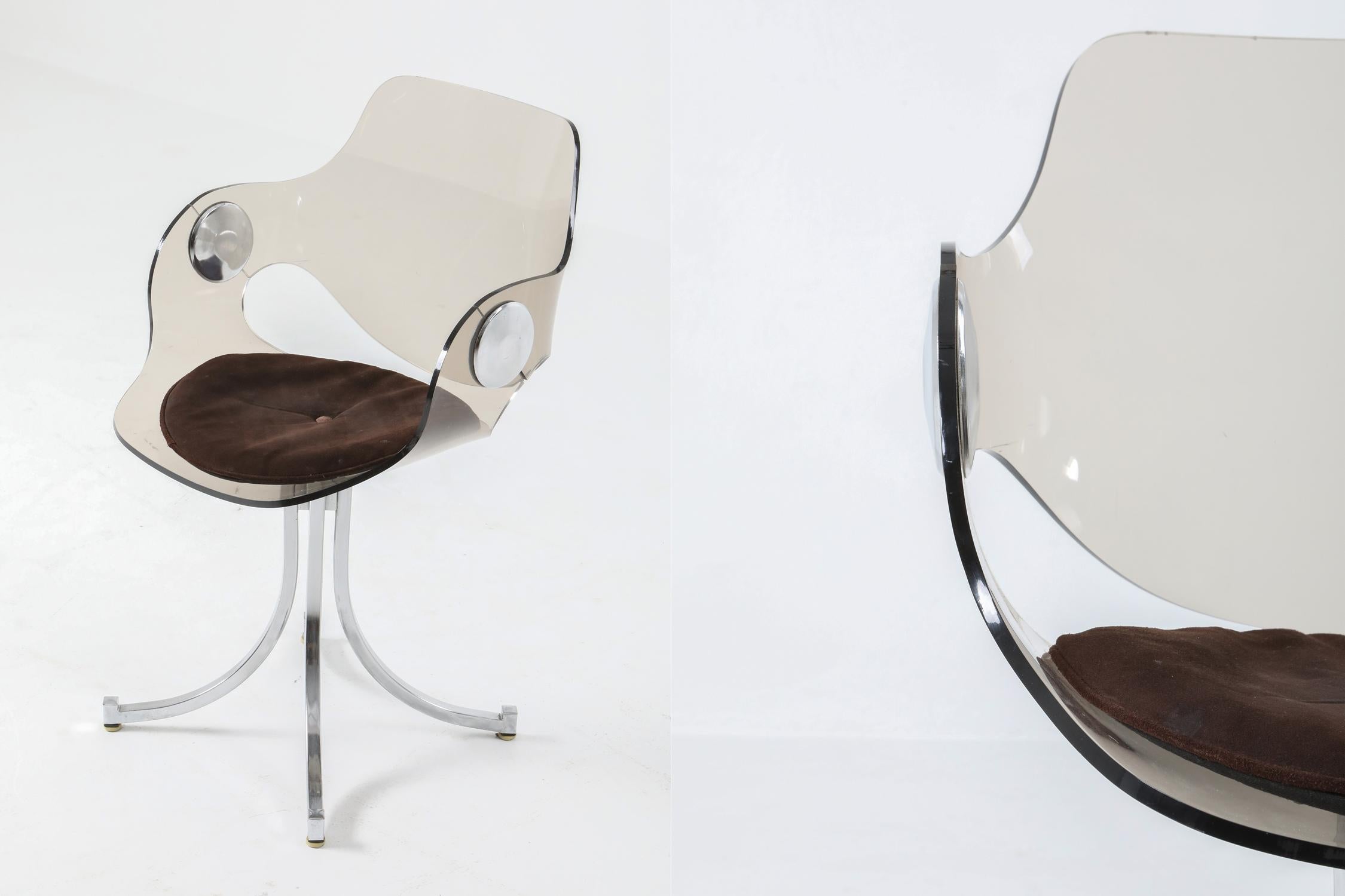 Boris Tabacoff Chaises en plexiglas et chrome pour Mobilier Modulair Moderne 3
