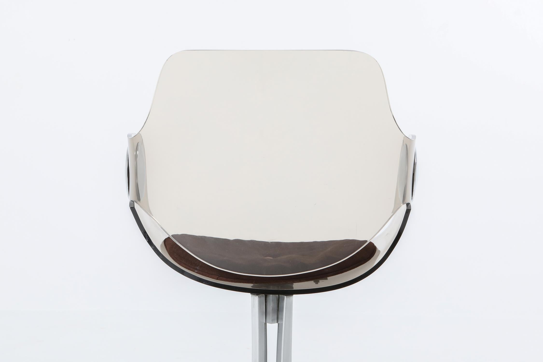 Boris Tabacoff Chaises en plexiglas et chrome pour Mobilier Modulair Moderne 2