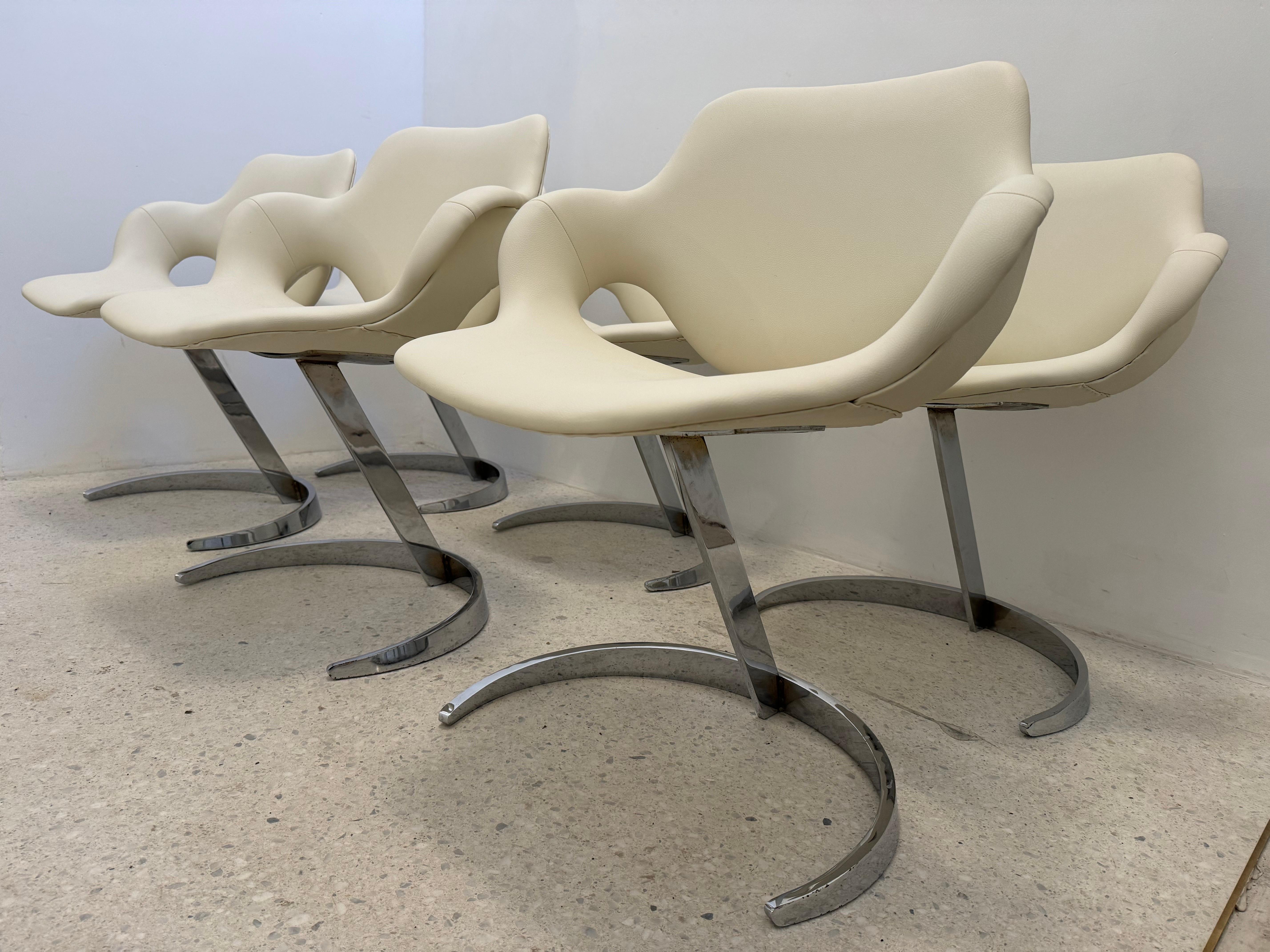 Boris Tabacoff “Scimitar” Dining Set – 6 Chairs & Glass Table, 1970s For Sale 3