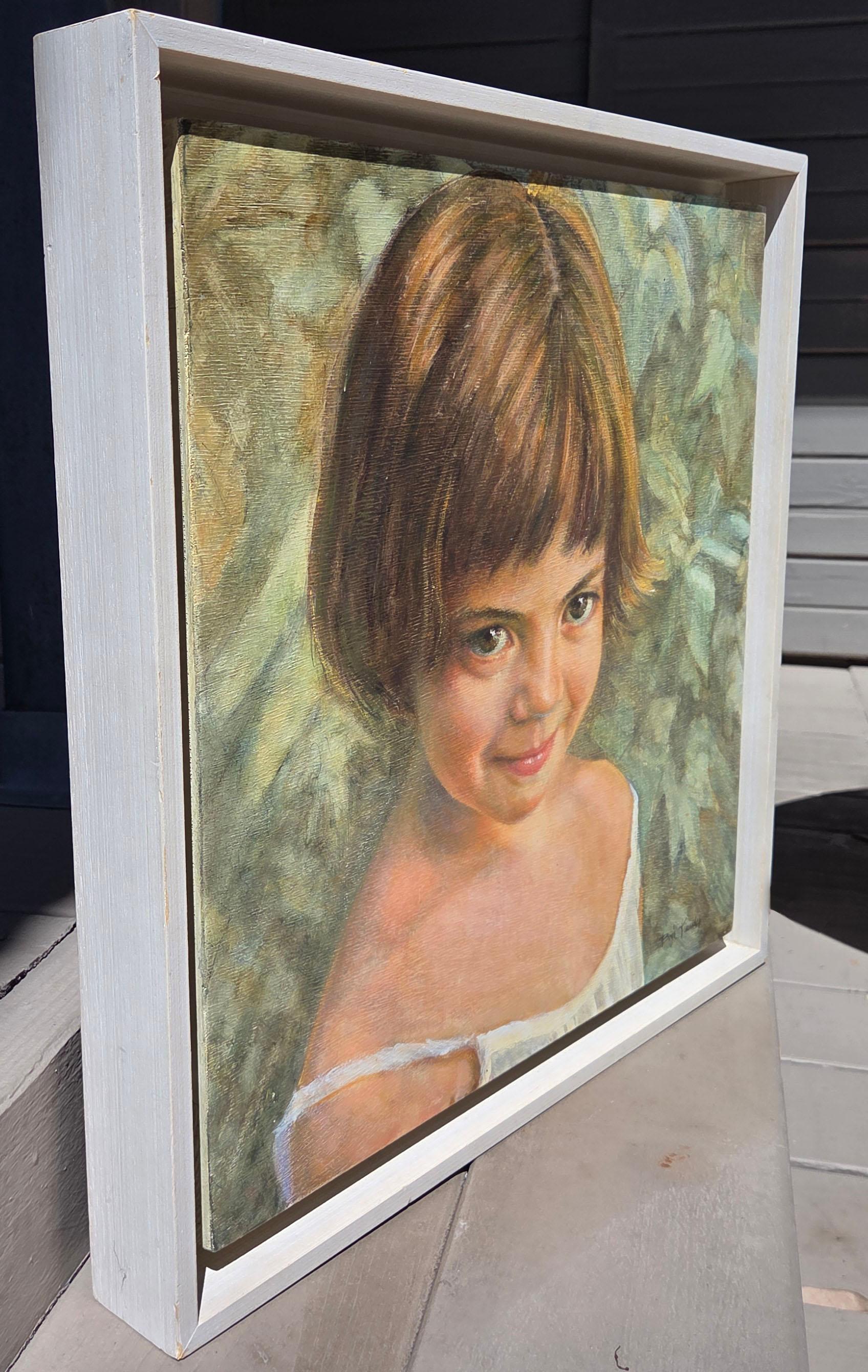 Óleo sobre panel de abedul acunado
Tamaño del panel: 16 x 16 pulg.
Enmarcado Tamaño: 18 x 18 pulg.

 Retrato vivo y luminoso de una joven elegante, compuesto en tres cuartos de vista desde la derecha del modelo. La niña del cuadro se siente viva y