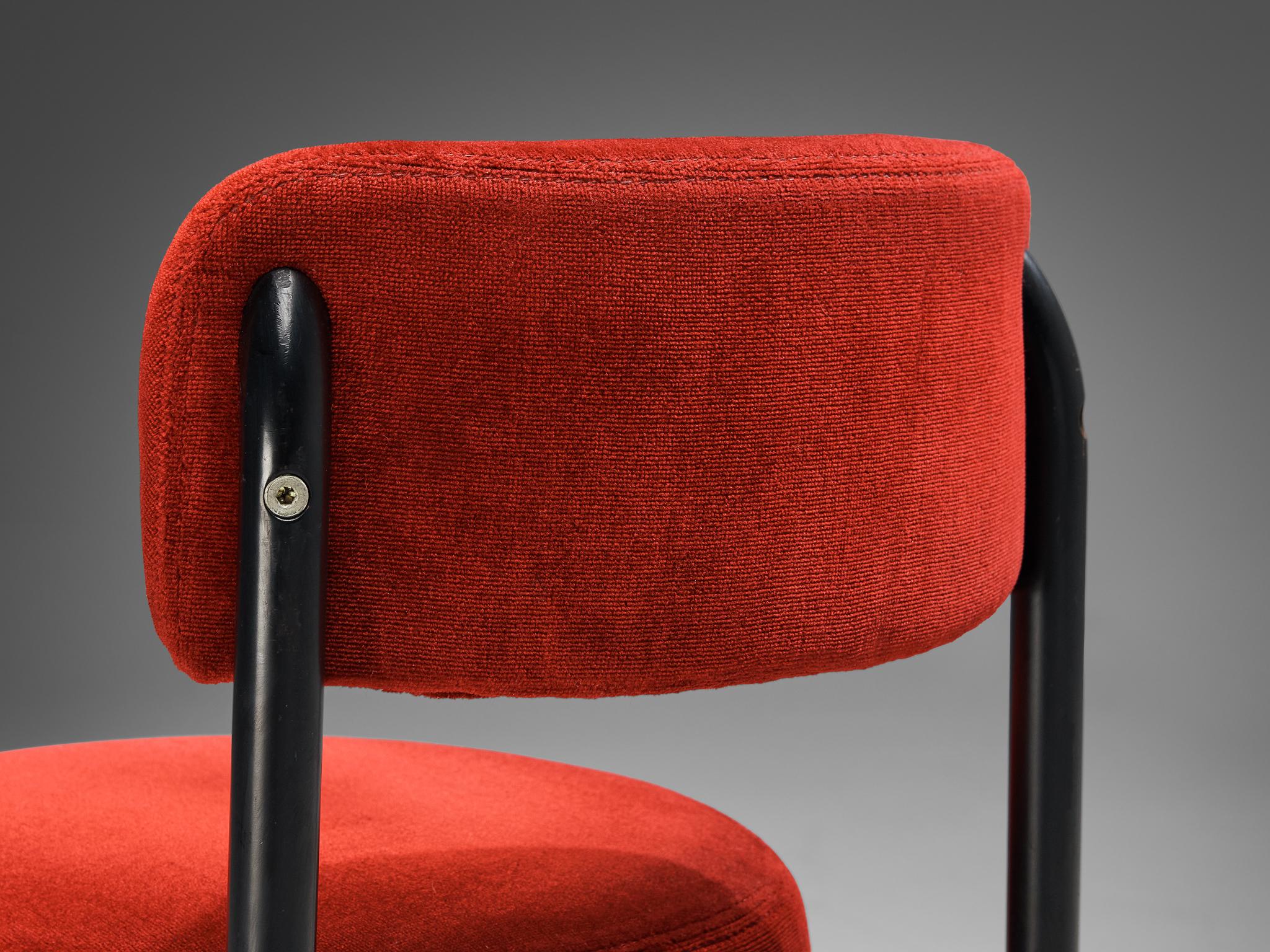 Métal Börje Johanson for Johanson Design Ensemble de chaises pivotantes en velours rouge  en vente