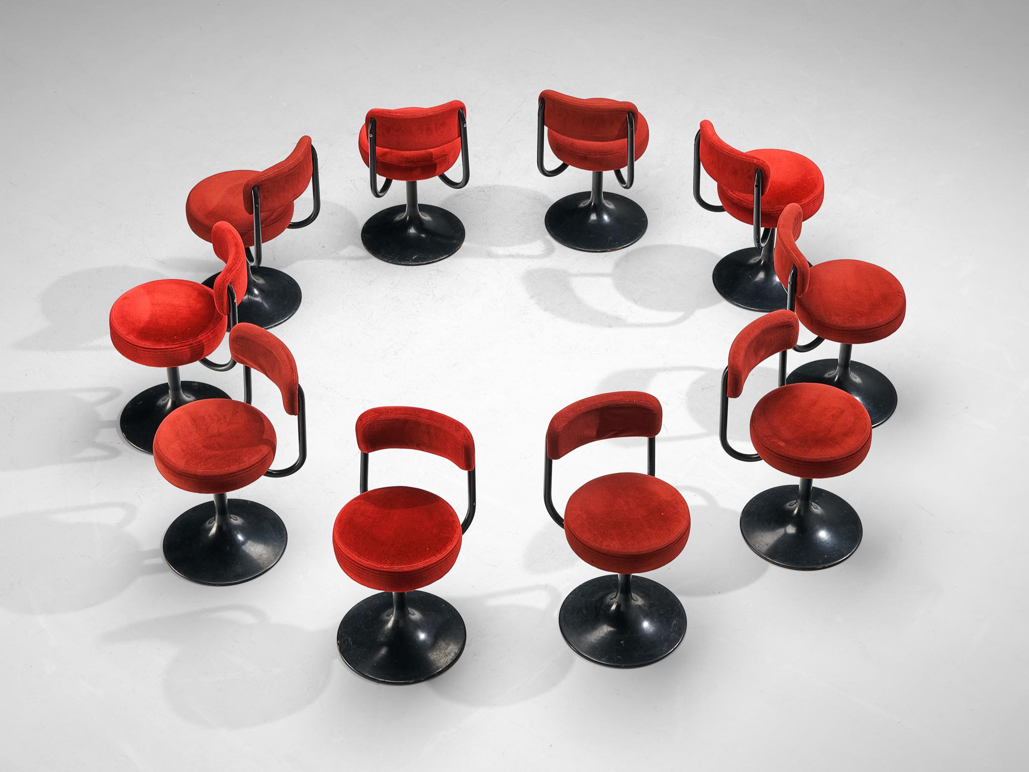 Börje Johanson for Johanson Design Ensemble de chaises pivotantes en velours rouge  en vente 1