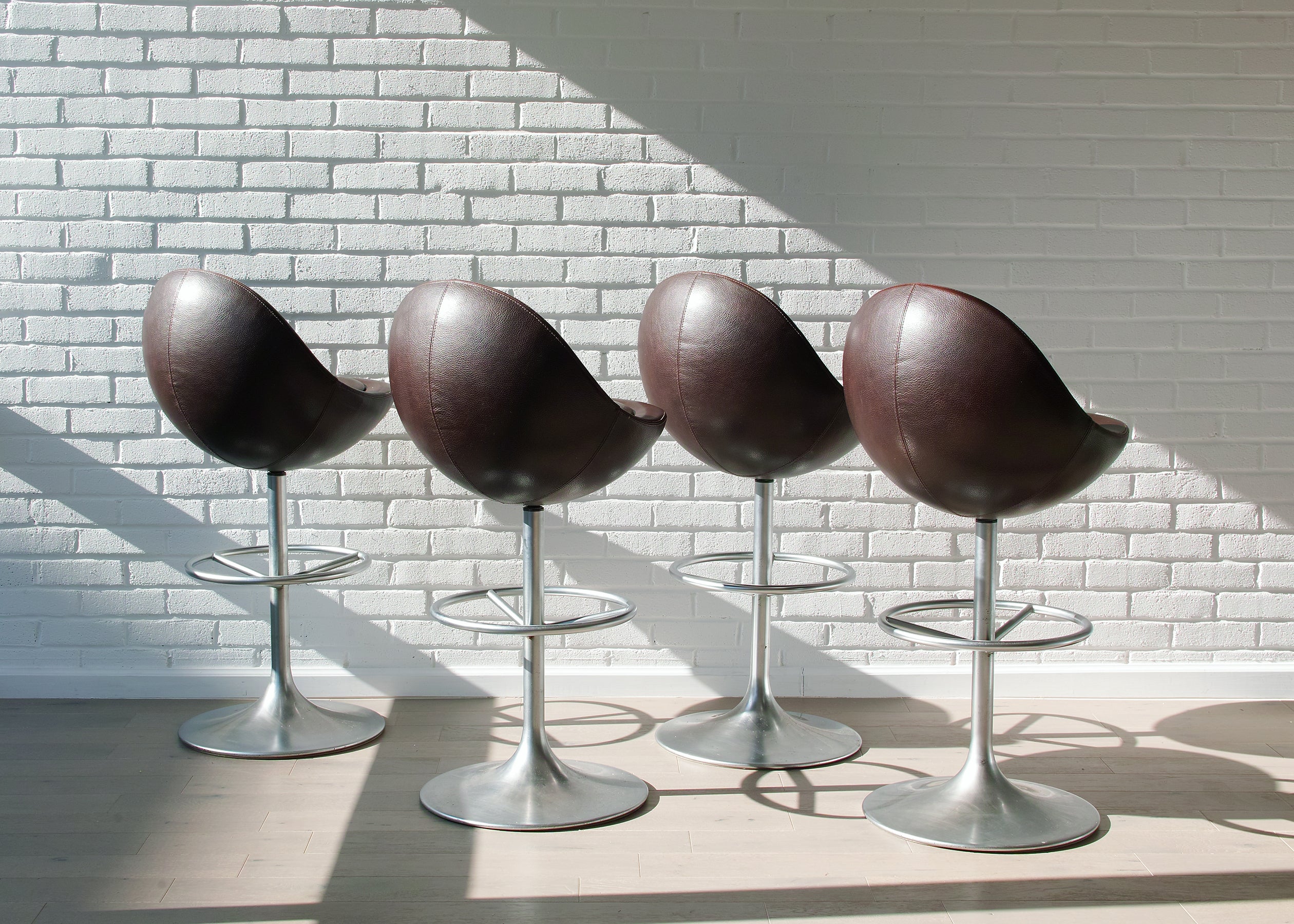 Scandinavian Modern Börje Johanson Venus Swivel Bar Stools For Sale