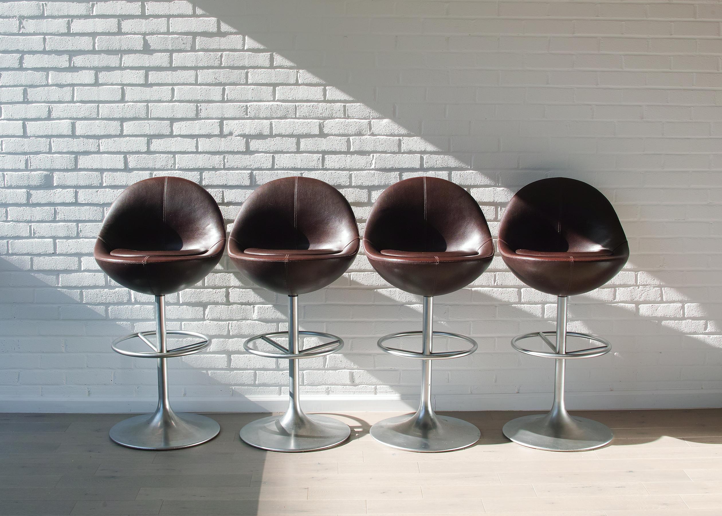 Metal Börje Johanson Venus Swivel Bar Stools For Sale
