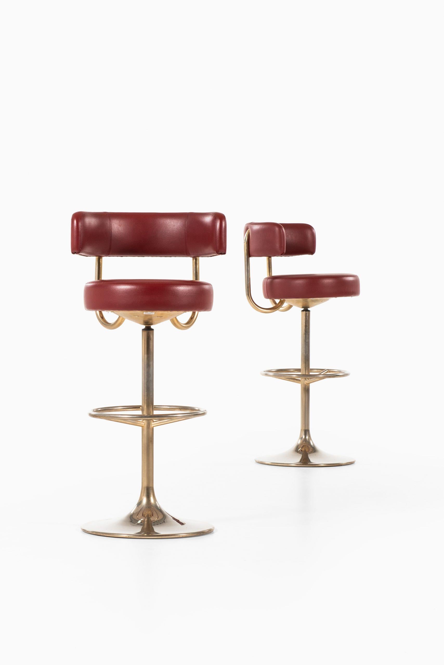 Tabourets de bar conçus par Börje Johanson. Produit par Johanson Design à Markaryd:: en Suède.