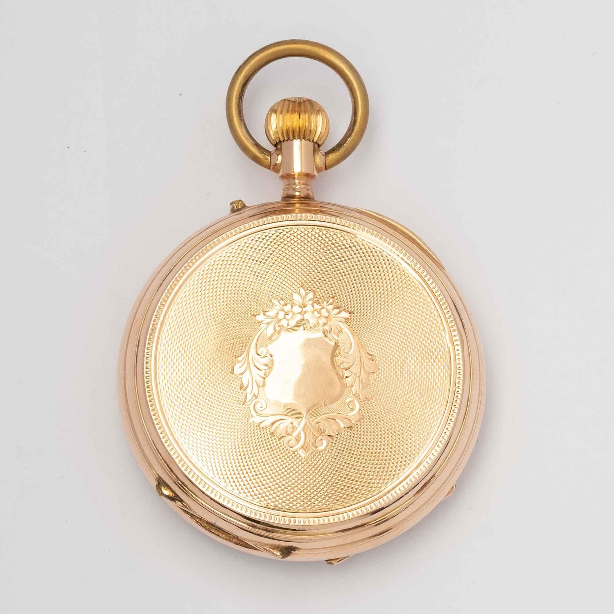 Raro orologio da tasca firmato Bornand Genève, realizzato in oro 14kt intorno alla fine del XIX secolo. È dotato di un movimento a carica manuale con spirale Breguet, 17 Jewell e sistema remontoir, che mette in mostra la precisione e la raffinatezza