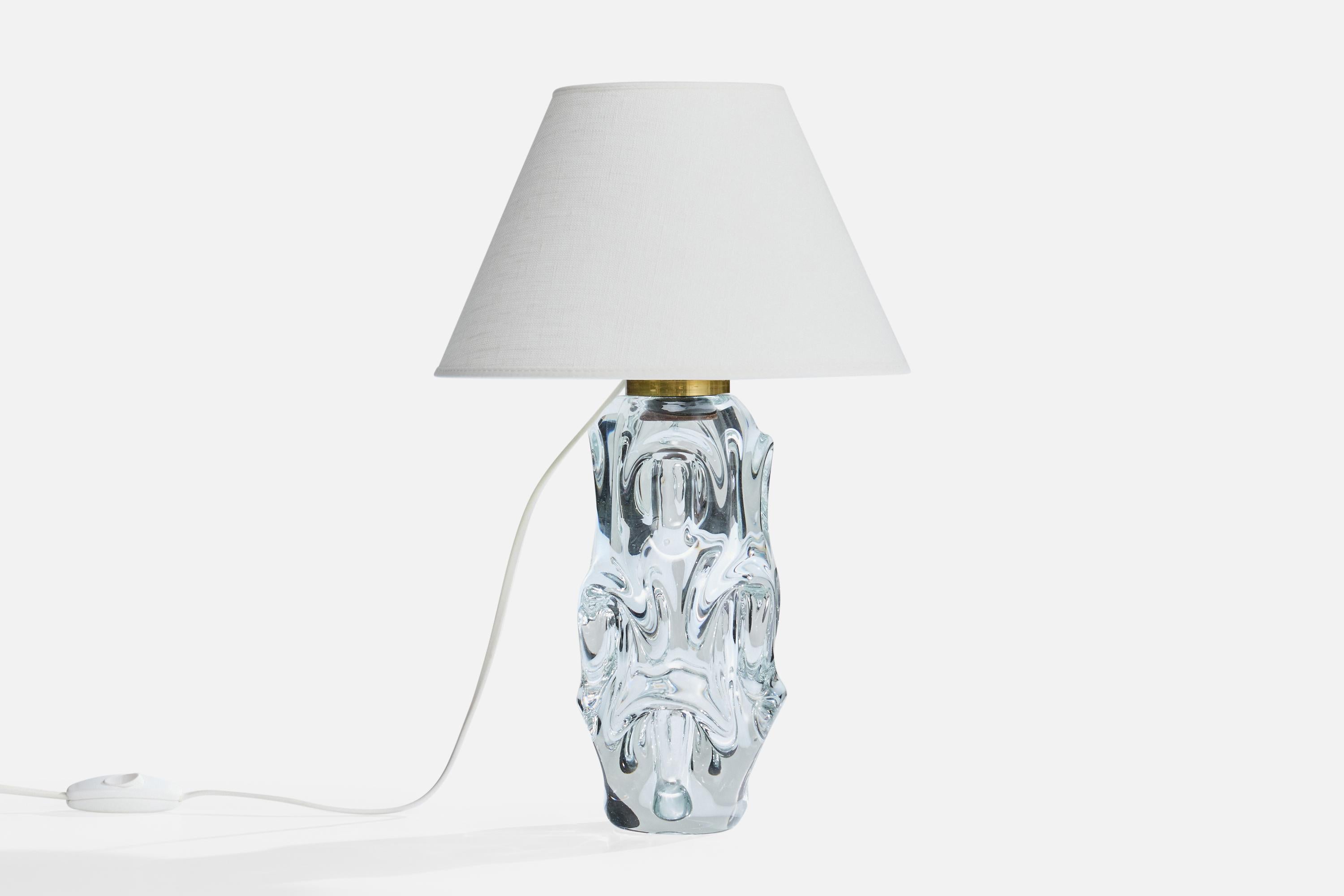 Lampe de table en verre soufflé conçue par Börne Augustsson et produite par Åseda Glasbruk, Suède, vers les années 1940.

Dimensions de la lampe (pouces) : 11.7 