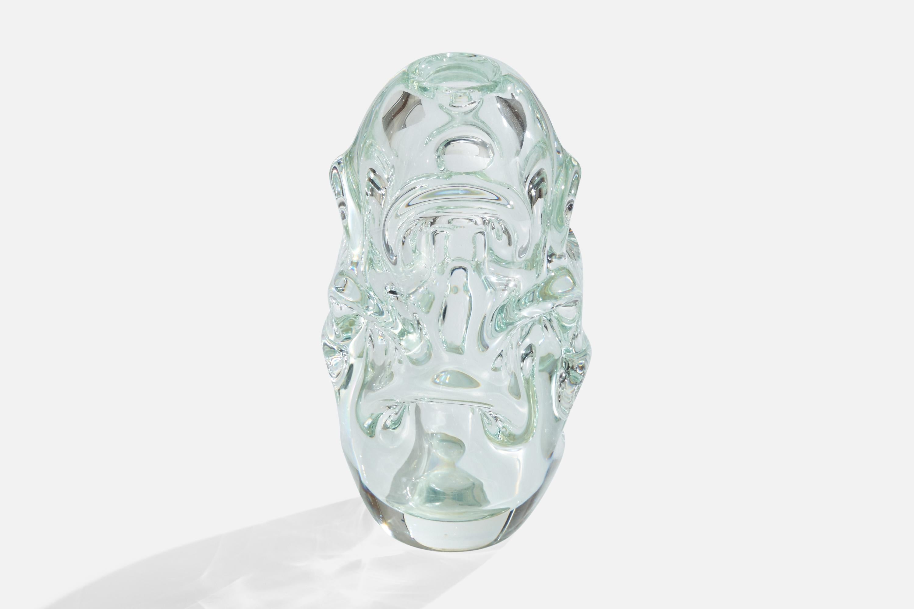 Vaso organico in vetro soffiato disegnato da Börne Augustsson e prodotto da Åseda Glasbruk, Svezia, anni '40 circa.
