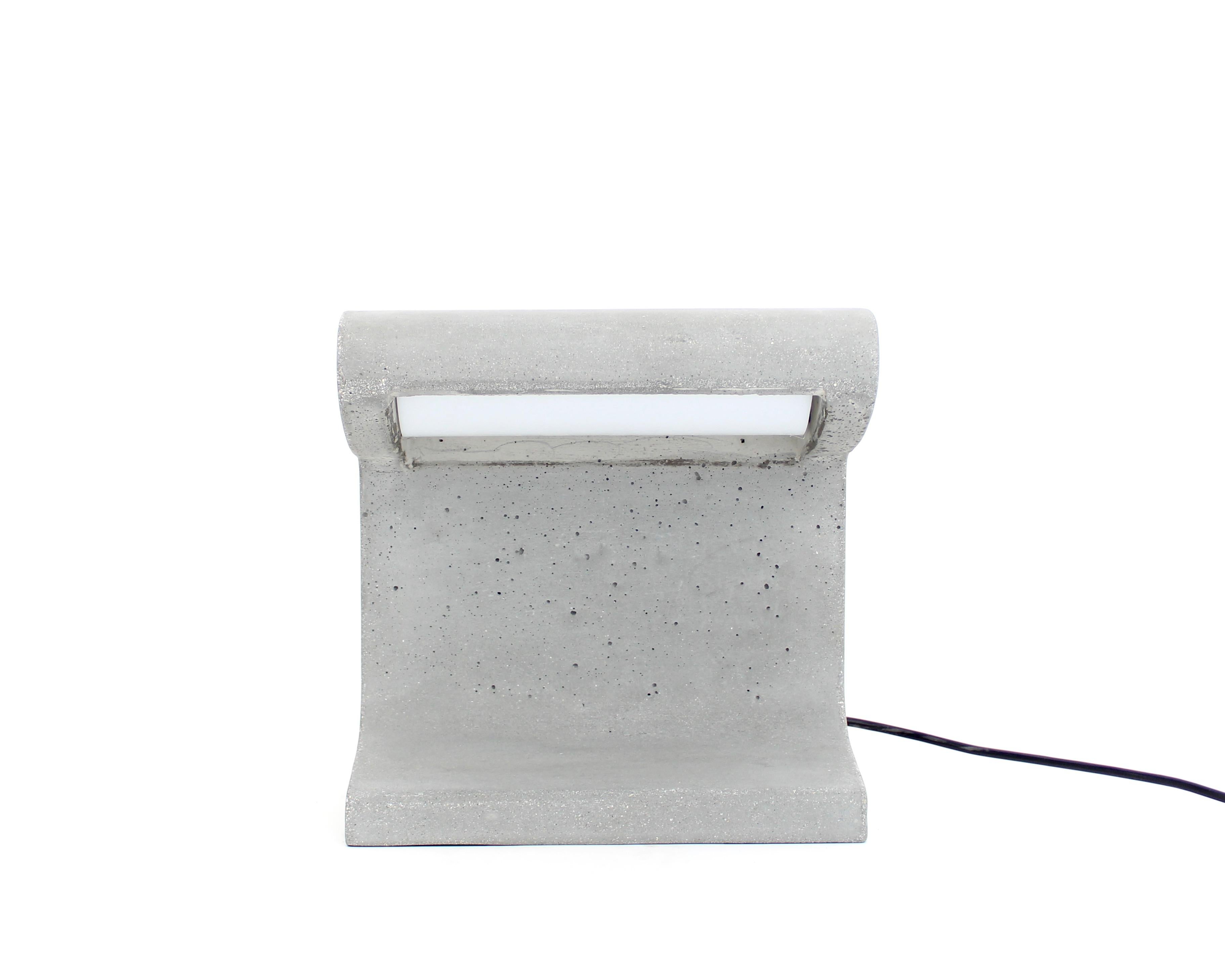 Borne Bétone Petite Cast Concrete Table Lamp by Le Corbusier With LED Bulb For Sale 1