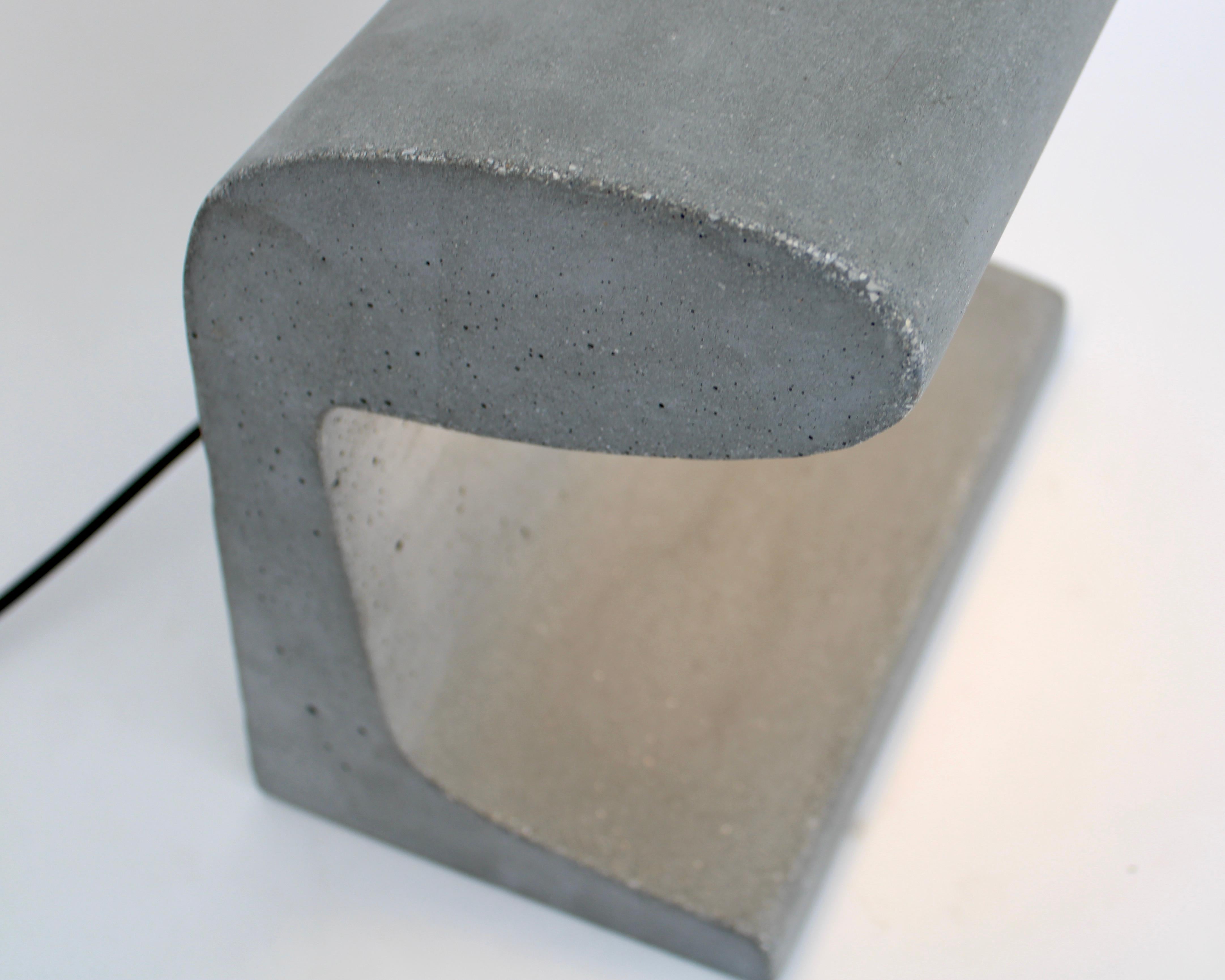 Borne Bétone Petite Cast Concrete Table Lamp by Le Corbusier With LED Bulb  For Sale 4