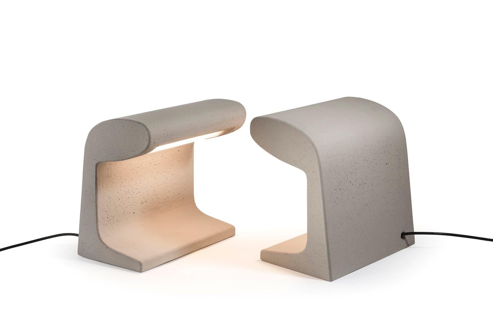 Borne Bétone Petite table lamp by Le Corbusier. Current production manufactured in France by Nemo Lighting. Concrete outdoor and indoor floor and table lamp, conceived for the Unité d’habitation de Marseille and for Bhakra Dam, Sukhna Dam in India