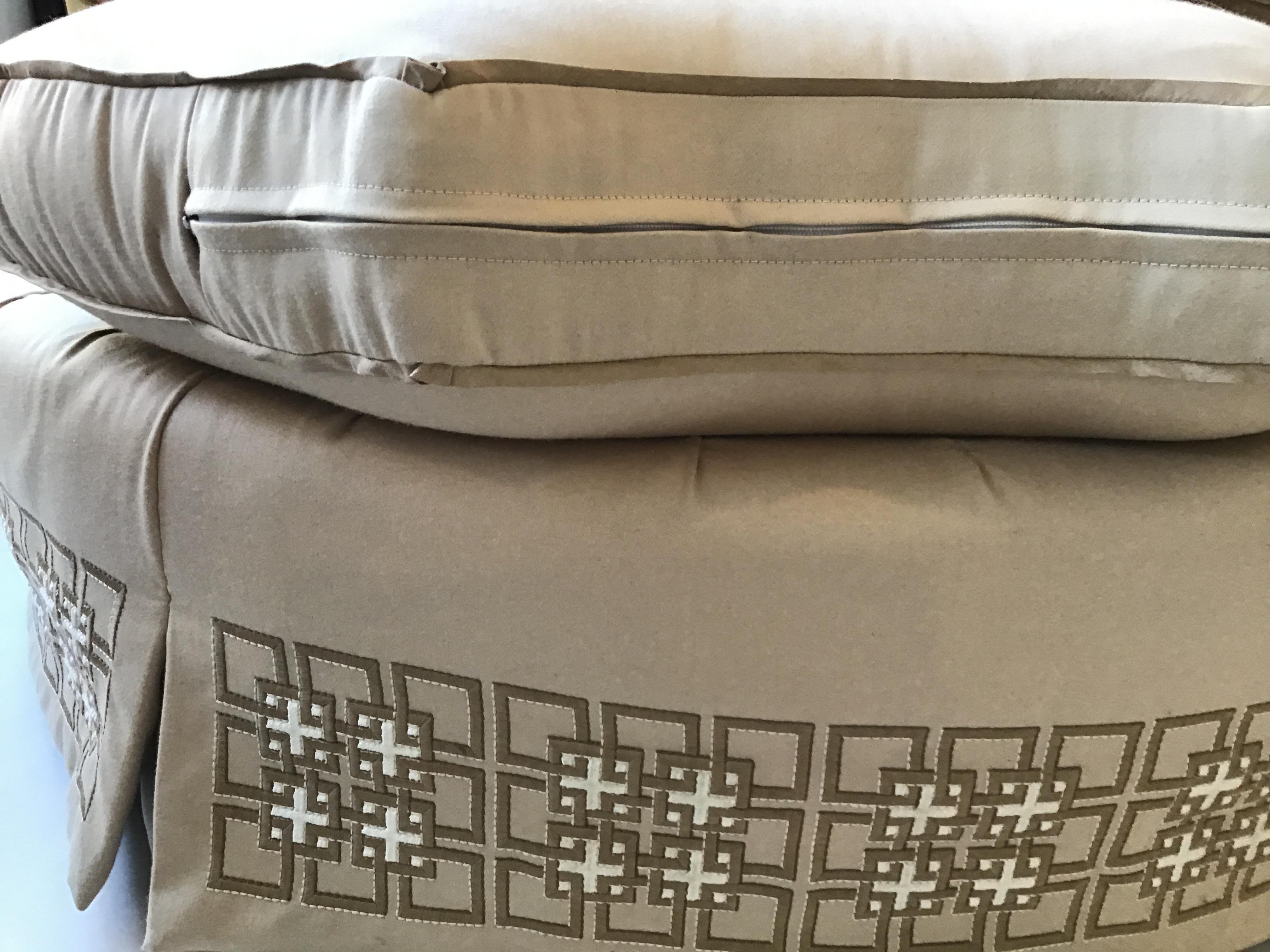 Borne Settee / Conversational Sofa 3