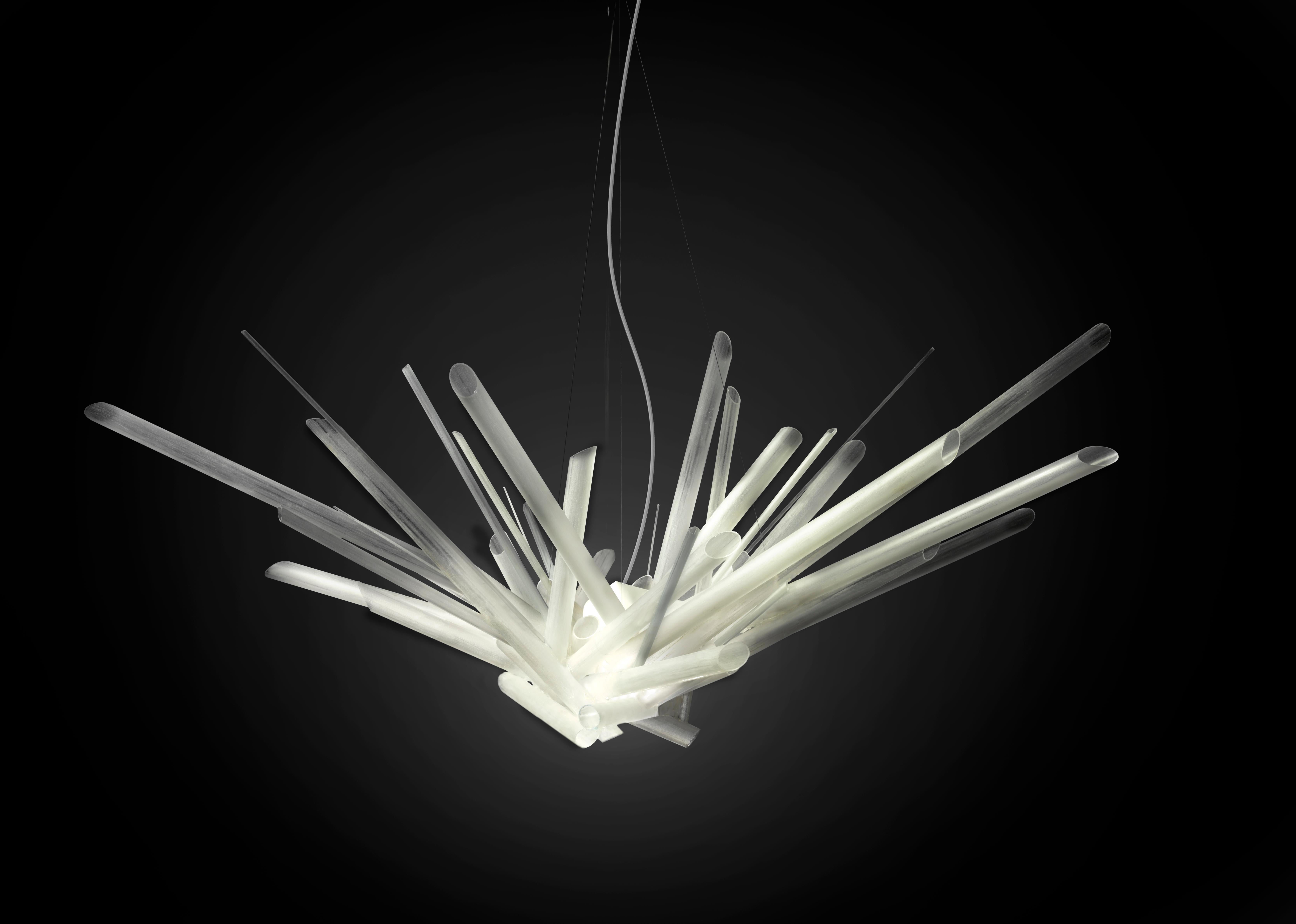 Boro Boro chandelier by Neal Aronowitz Design
Dimensions: Ø 132 x H 61 cm.
Materials: Borosilicate glass tubes and rods, stainless steel suspension, dimmable xenon halogen bulbs.
One of a kind.
All our lamps can be wired according to each