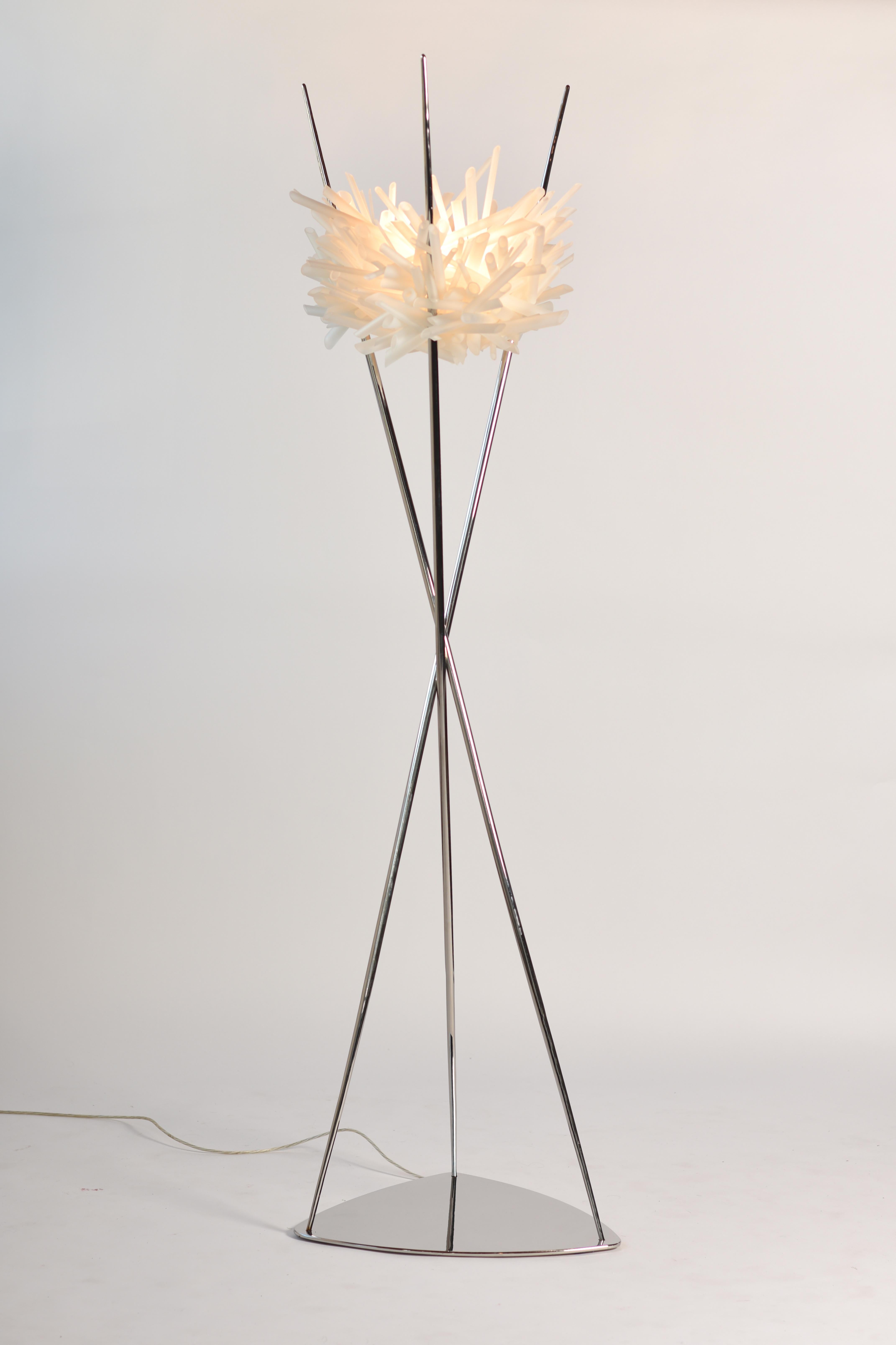 Boro boro floor light by Neal Aronowitz Design
Dimensions: Ø 61 x H 223.5 cm.
Materials: Borosilicate glass tubes and rods, stainless steel base, dimmable xenon halogen bulbs.
One of a kind.
All our lamps can be wired according to each country.