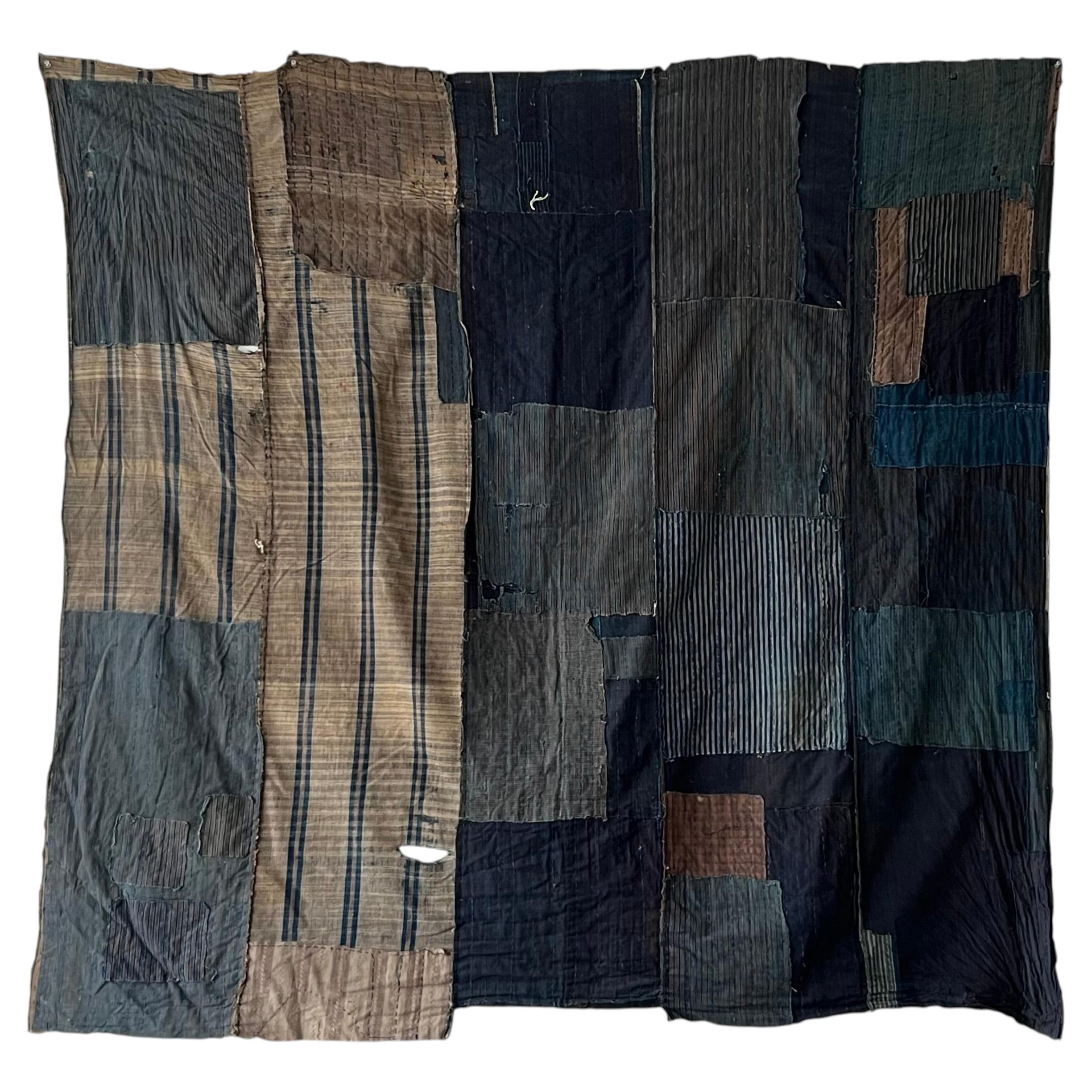 "BORO" Patchwork antico giapponese in cotone e ramiè tinti all'indaco / XIX secolo, Wabi-Sabi