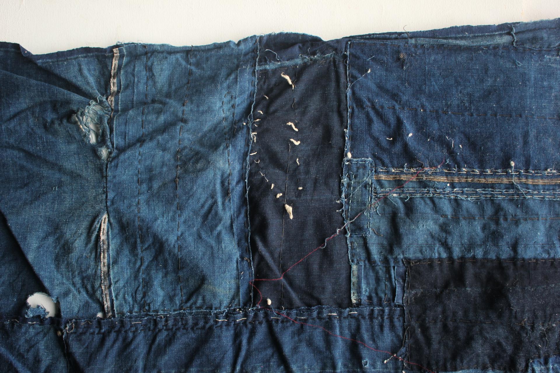 Boro3 Antiquités japonaises Art primitif BORO Patchwork de vieux tissus teints à l'indigo Abîmé - En vente à Niiza, JP