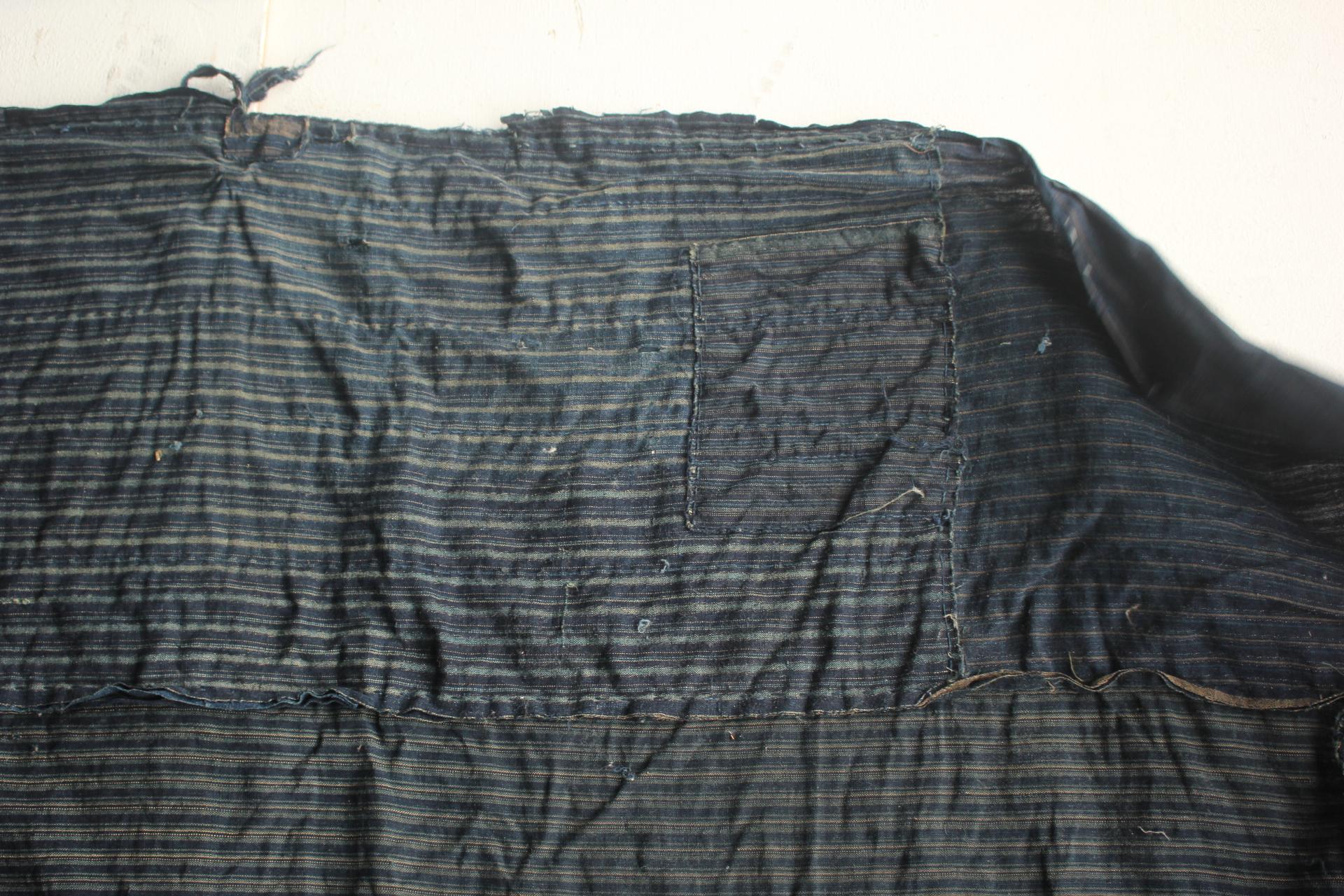 Boro4 Antiquités japonaises Art primitif BORO Patchwork de vieux tissus teints à l'indigo en vente 3