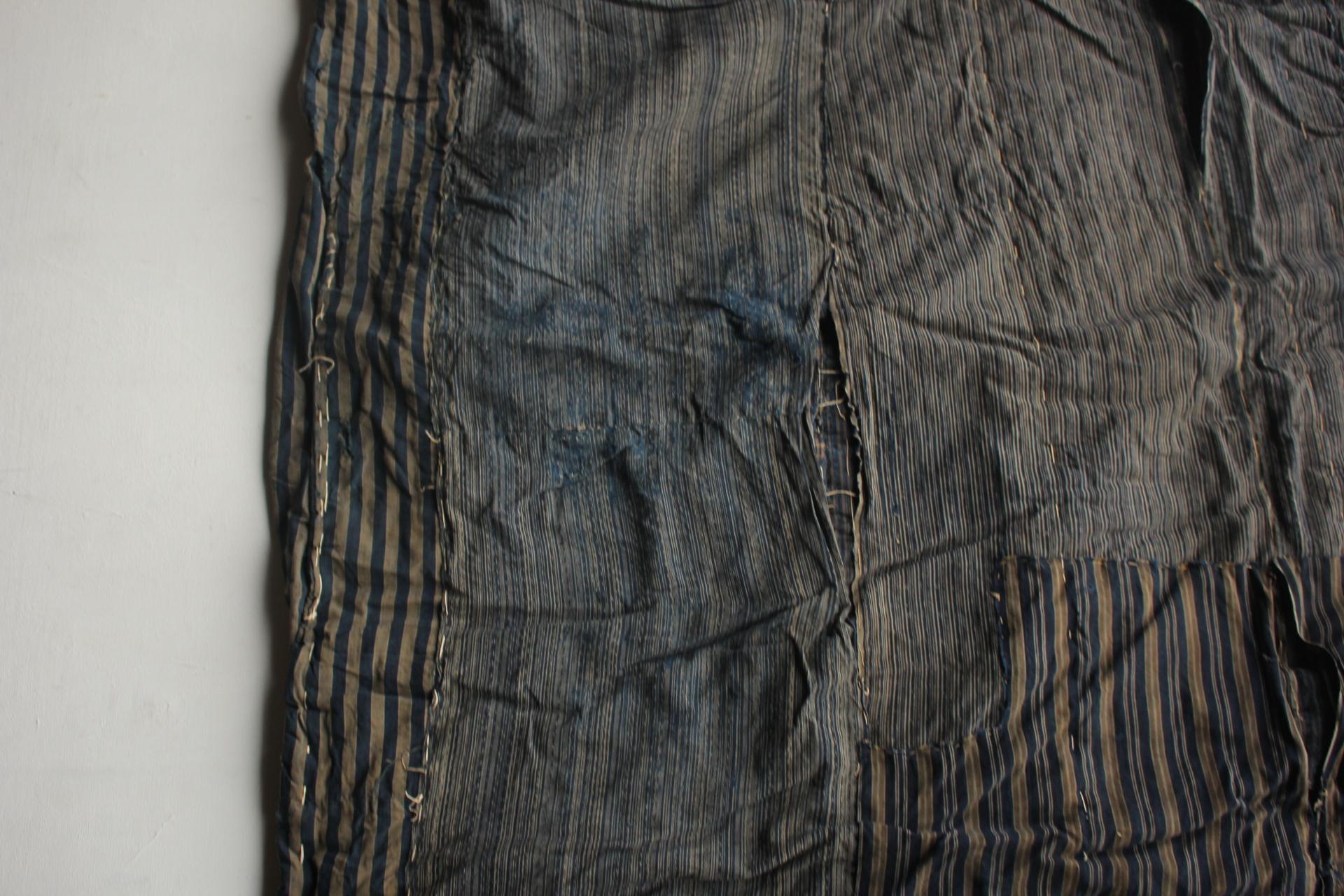 XIXe siècle Boro5 Antiquités japonaises Art primitif BORO Patchwork de vieux tissus teints à l'indigo en vente