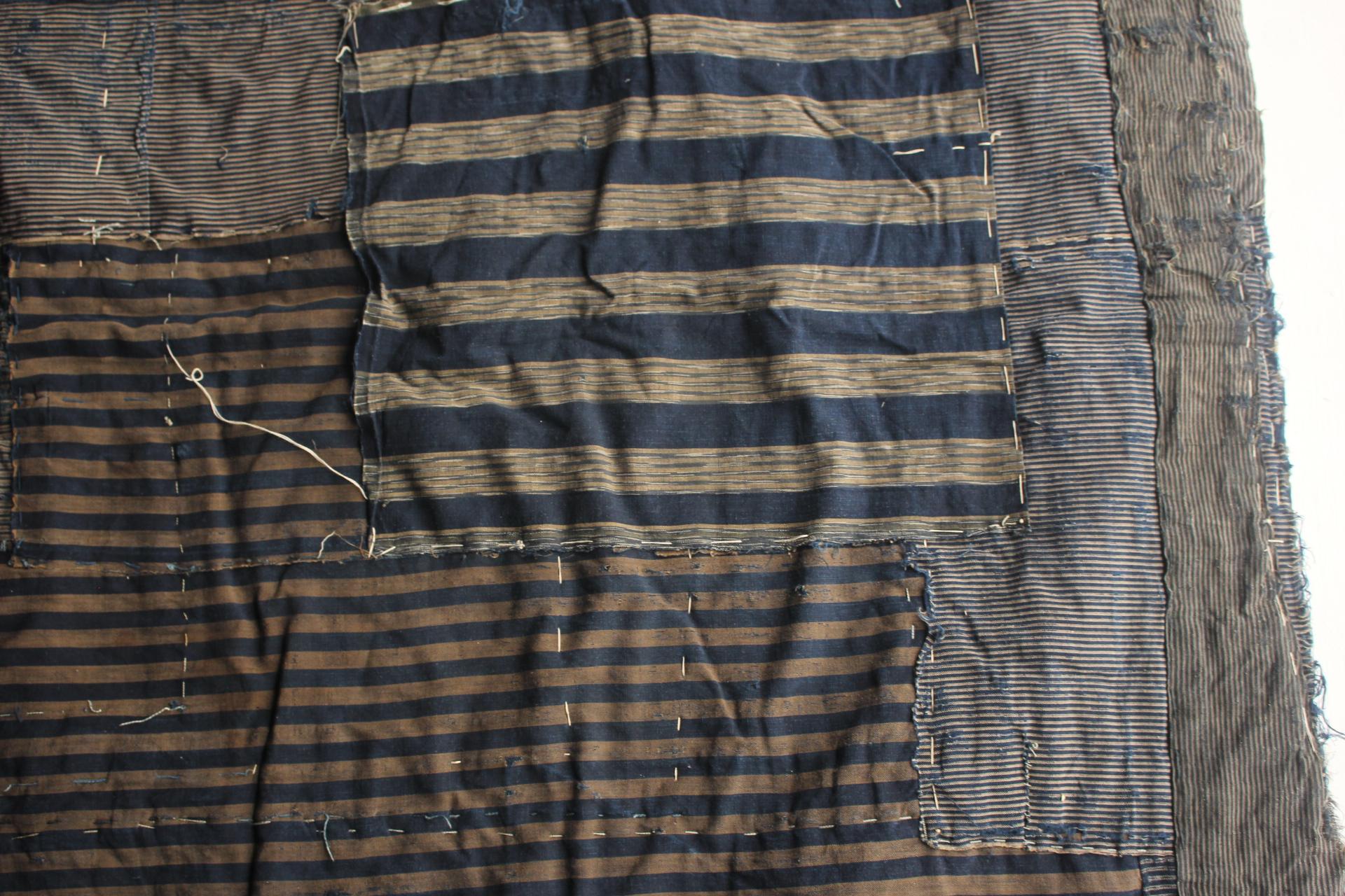 Boro6 Antiquités japonaises Art primitif BORO Patchwork de vieux tissus teints à l'indigo en vente 13