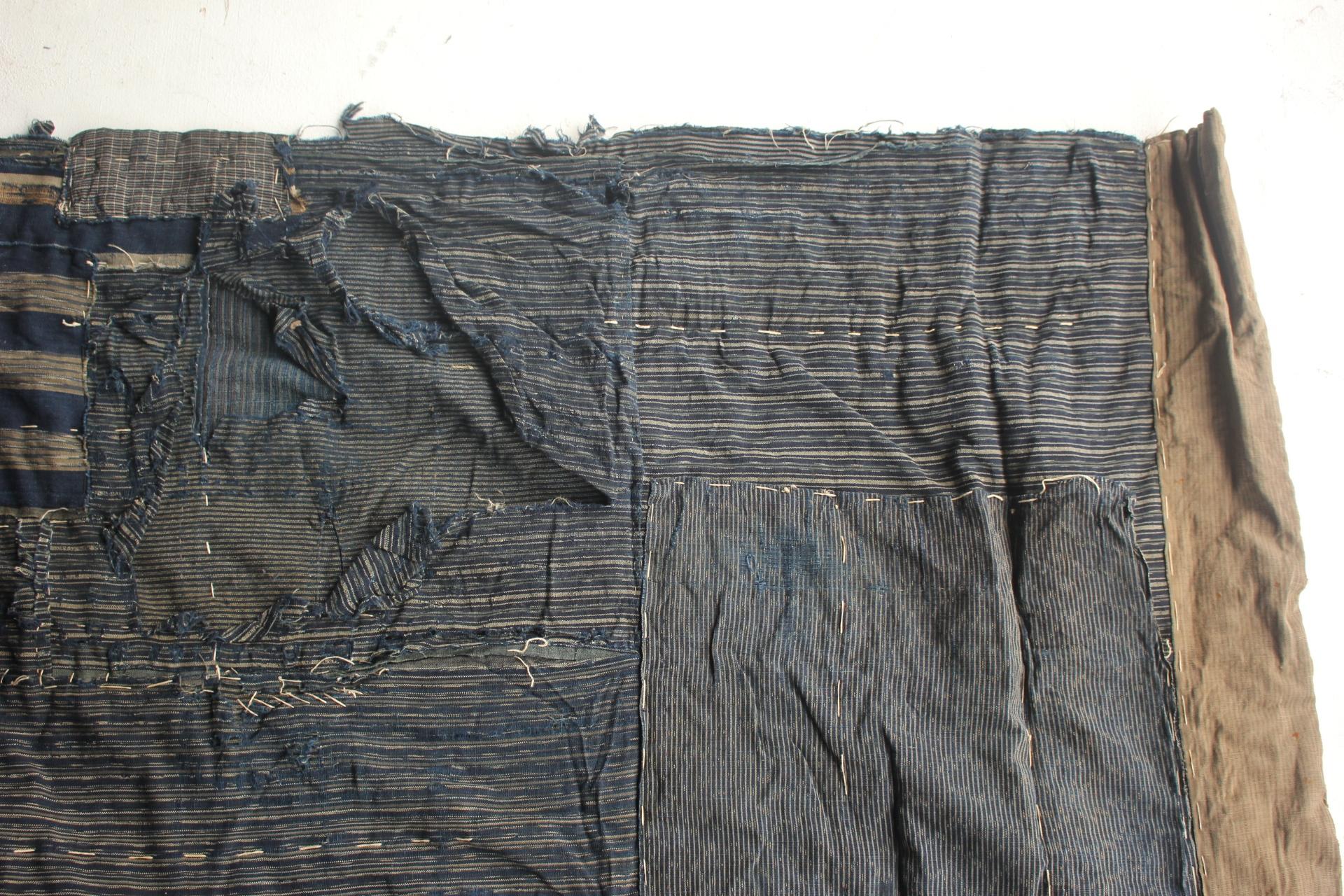 Boro6 Antiquités japonaises Art primitif BORO Patchwork de vieux tissus teints à l'indigo Abîmé - En vente à Niiza, JP