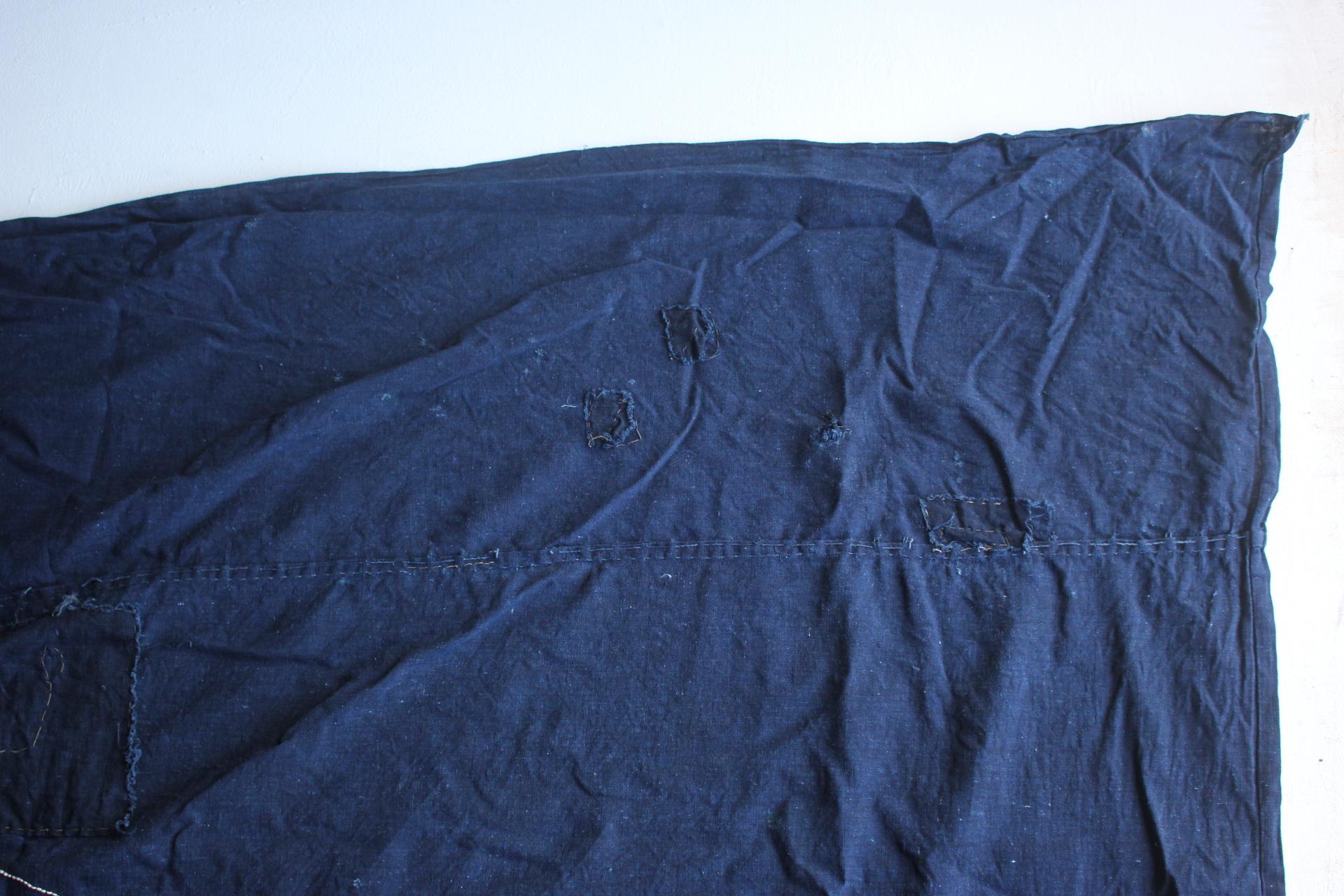 BORO7 Antiquités japonaises Ancienne tapisserie brodée en tissu teint à l'indigo en vente 10