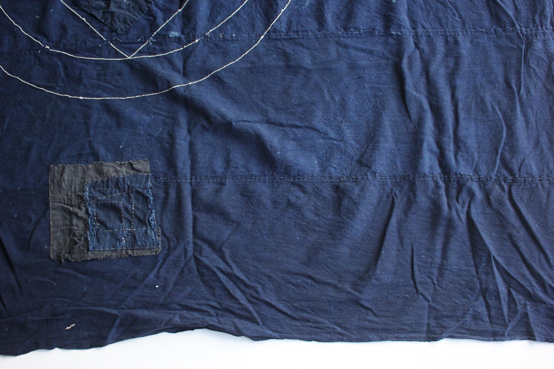 BORO7 Antiquités japonaises Ancienne tapisserie brodée en tissu teint à l'indigo en vente 11