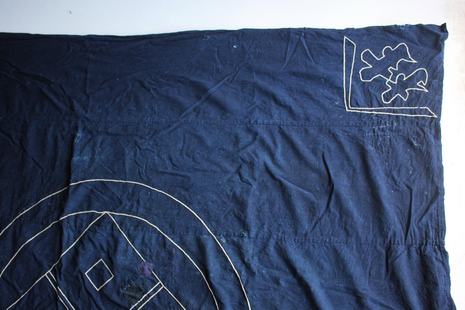 Coton BORO7 Antiquités japonaises Ancienne tapisserie brodée en tissu teint à l'indigo en vente