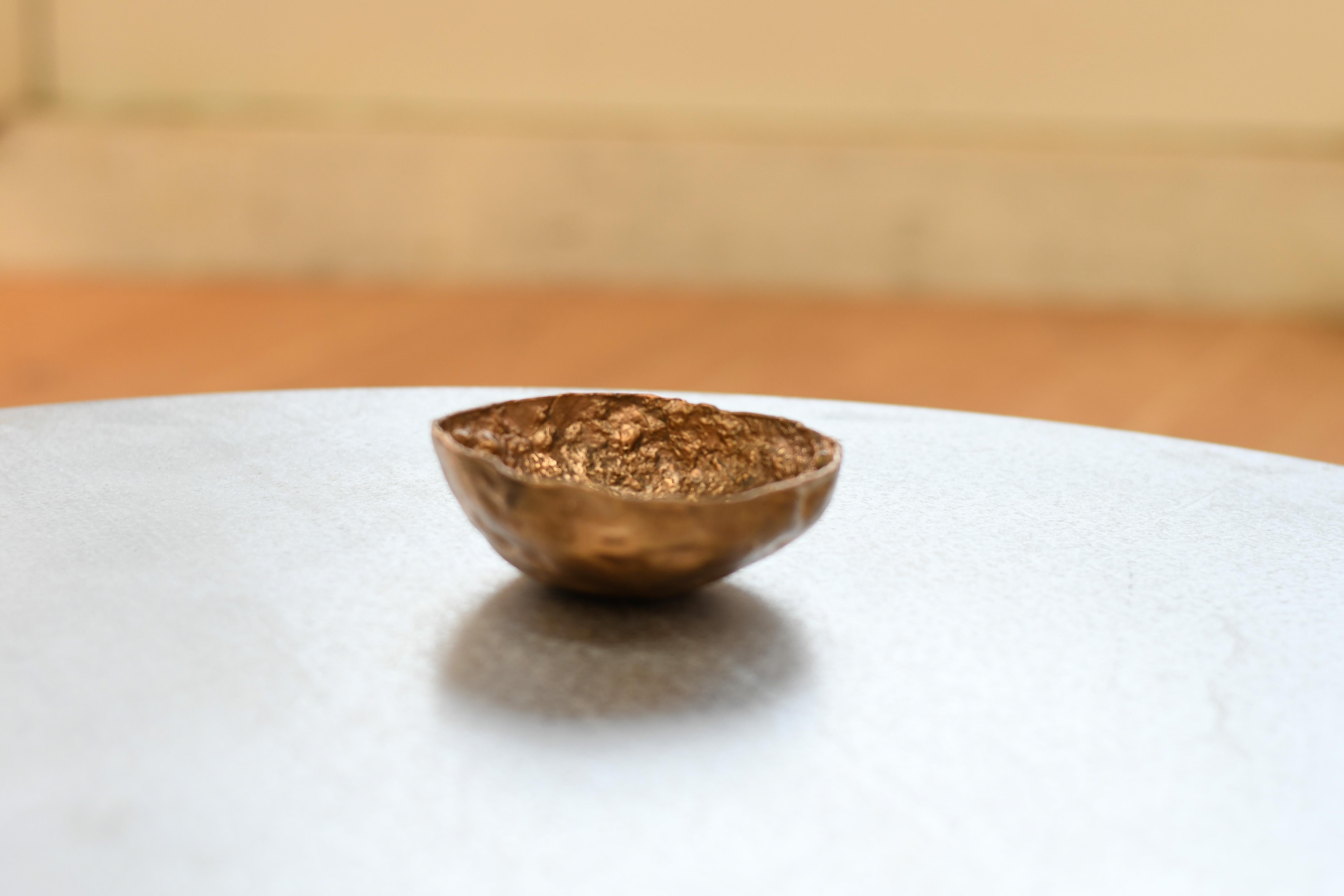 Canadese Borrowed Form #6, vaso in bronzo siliconico fuso in vendita