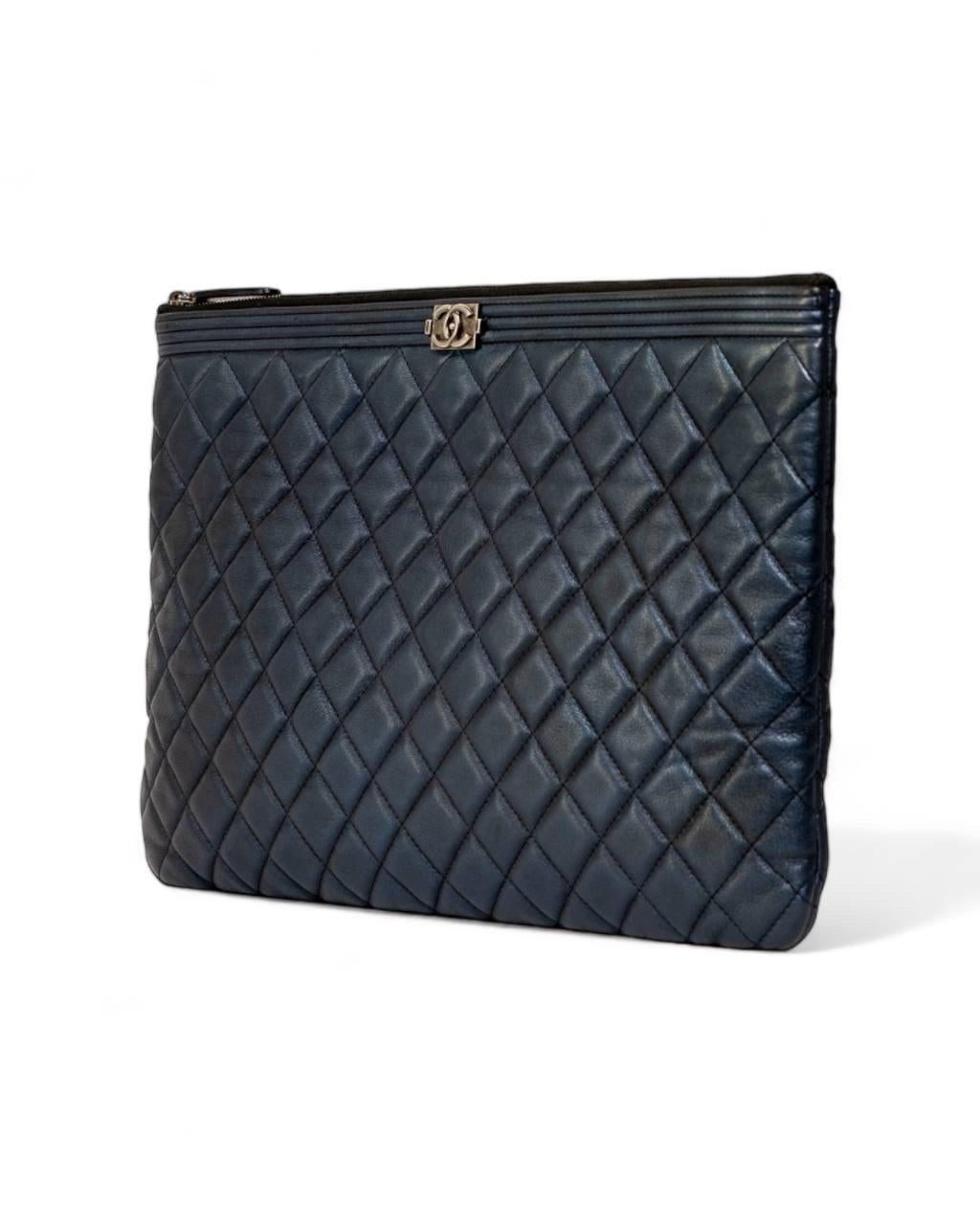 Borsa A Mano Chanel Clutch Boy Timeless Blu In Good Condition For Sale In Torre Del Greco, IT
