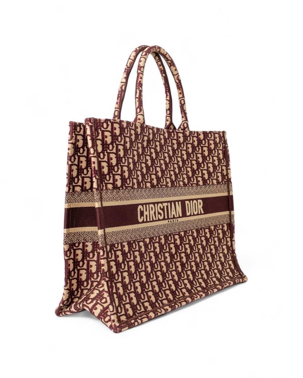 Brown Borsa a mano Dior Book Tote Large Oblique Bordeaux For Sale