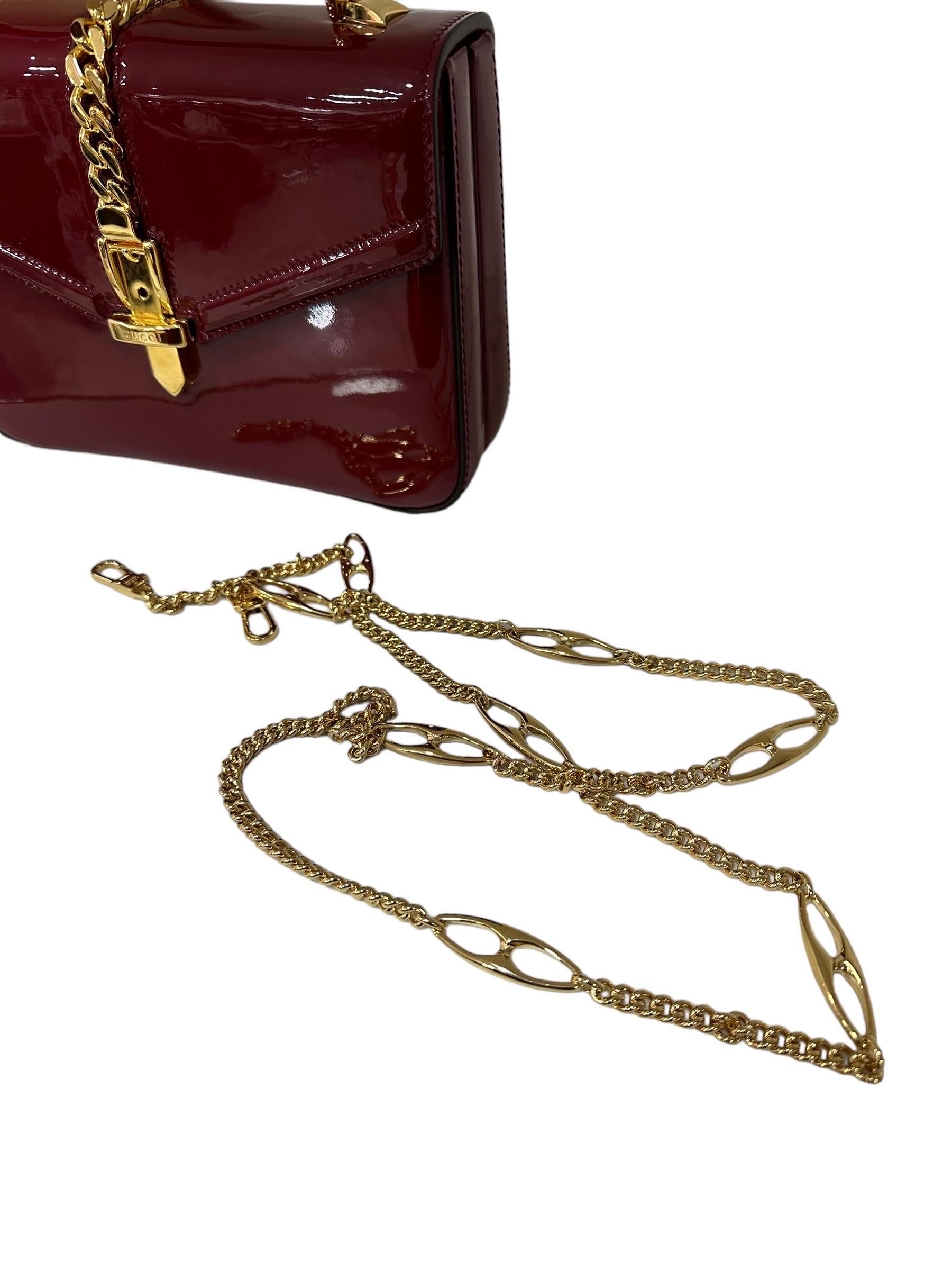 Borsa A Mano Gucci Sylvie 1969 Vernice Cherry 10