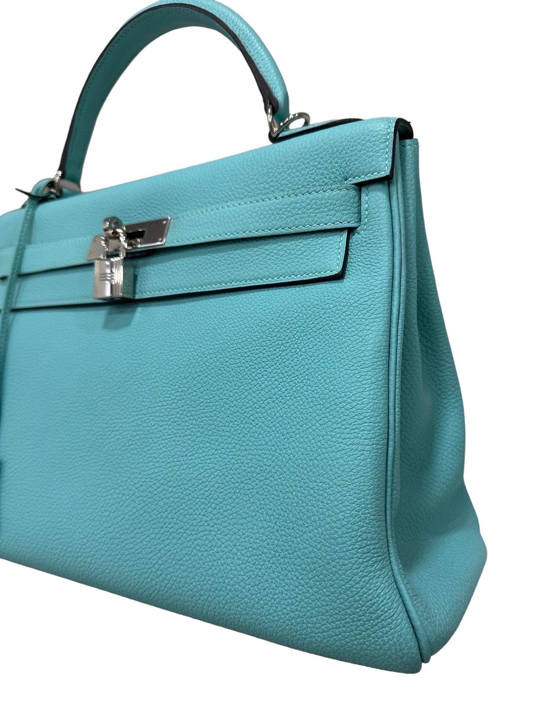 Borsa A Mano Hermès Kelly 32 Clemence Blau Atolle 2014 Damen im Angebot