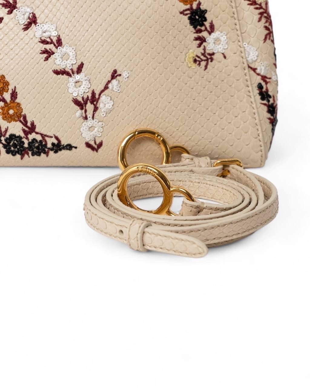 Borsa a ManoFendi Peekaboo Mini con Ricamo For Sale 5