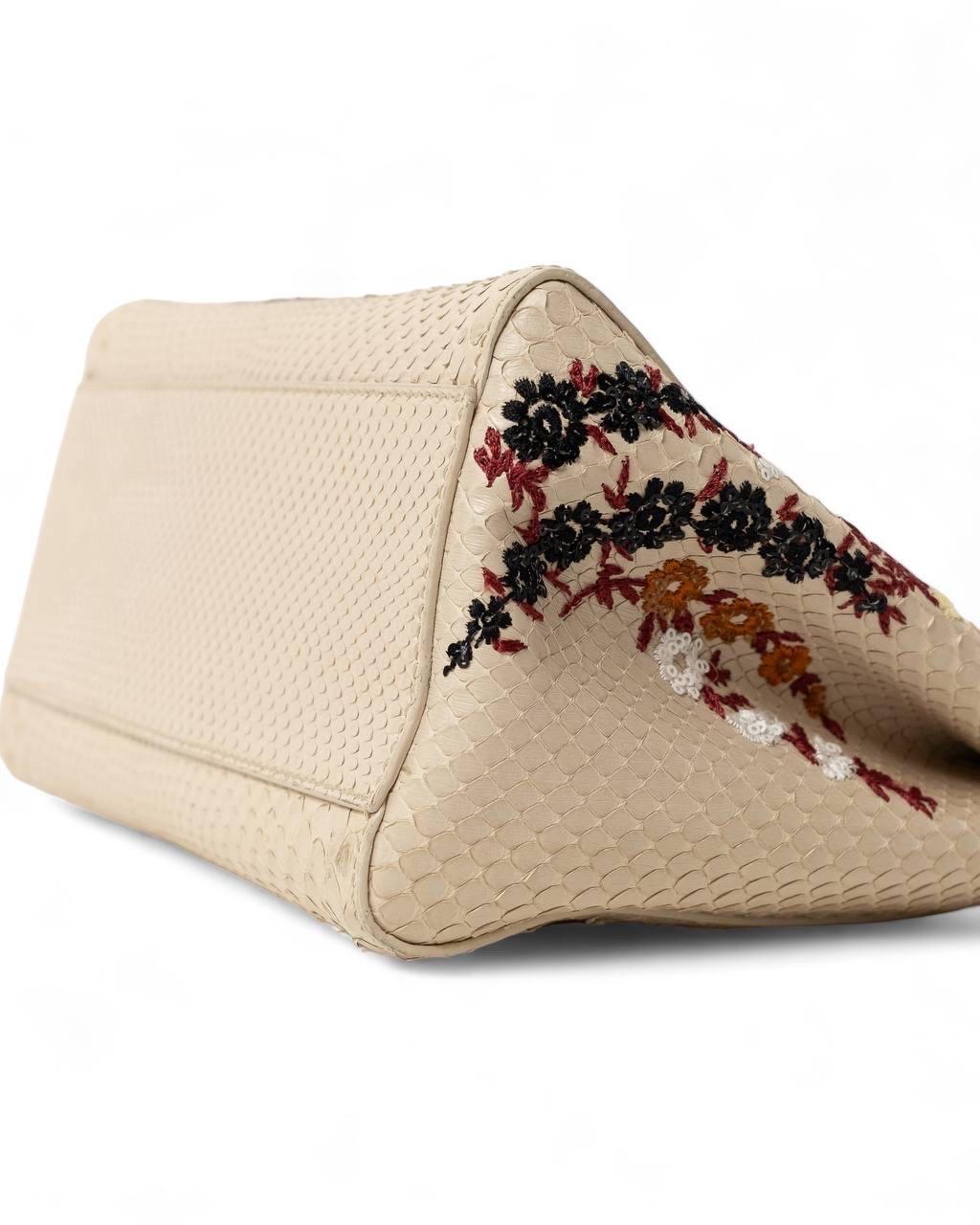 Borsa a ManoFendi Peekaboo Mini con Ricamo For Sale 6