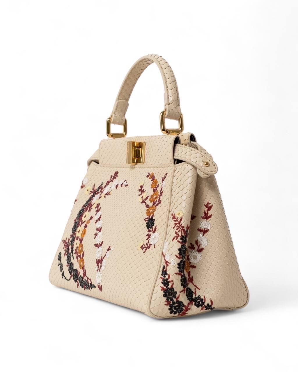 Beige Borsa a ManoFendi Peekaboo Mini con Ricamo For Sale