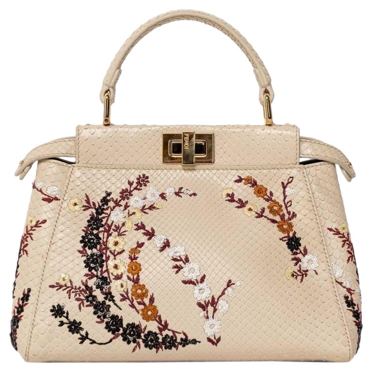 Borsa a ManoFendi Peekaboo Mini con Ricamo For Sale at 1stDibs