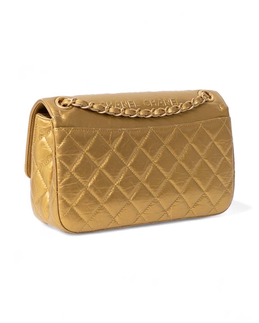 Borsa a spalla Chanel 2.55 Signature CC Paris-Dallas Oro en vente 5