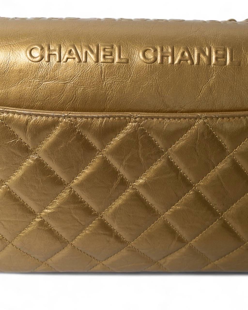 Borsa a spalla Chanel 2.55 Signature CC Paris-Dallas Oro en vente 9