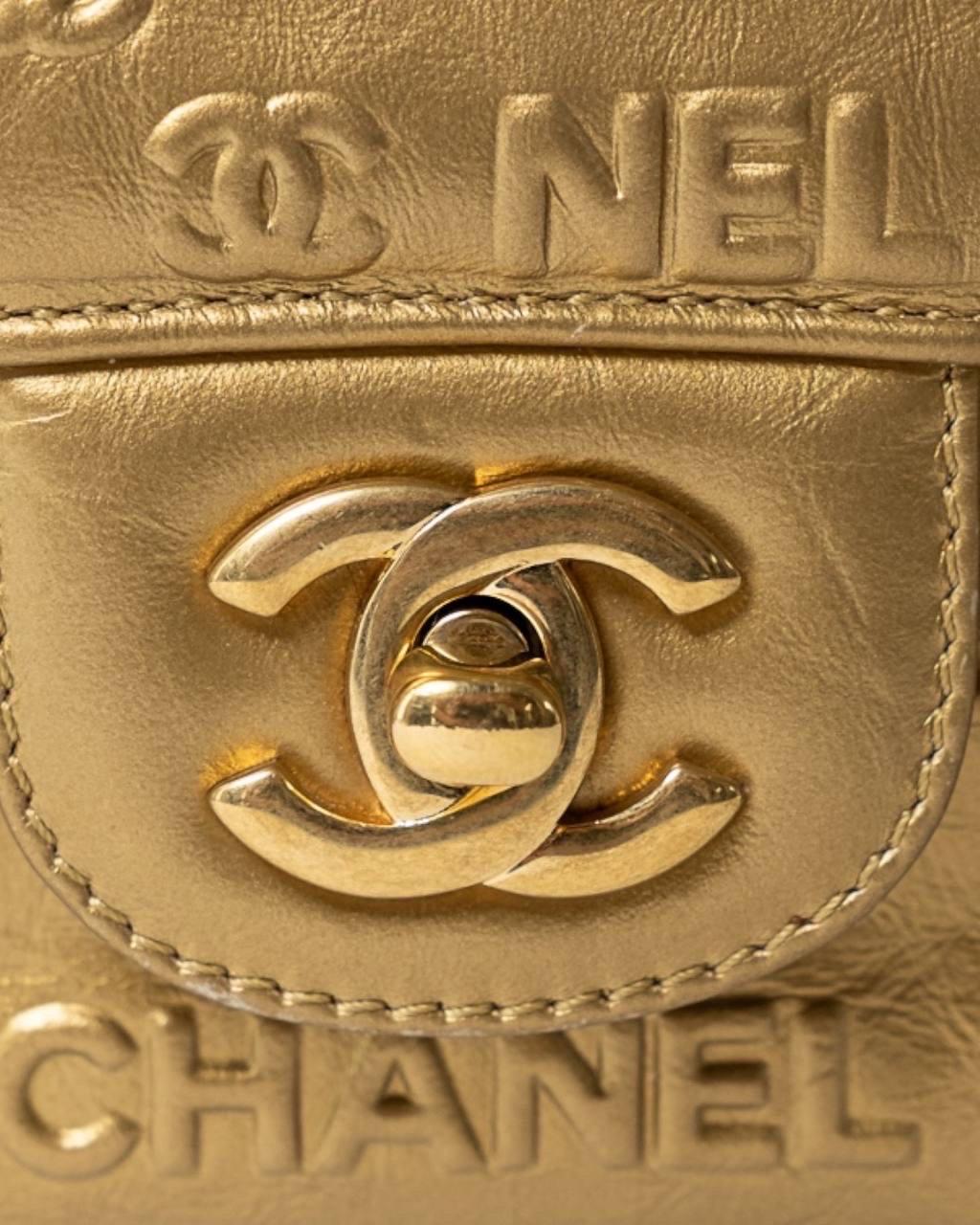 Borsa a spalla Chanel 2.55 Signature CC Paris-Dallas Oro Bon état - En vente à Torre Del Greco, IT