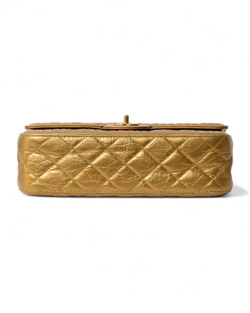 Borsa a spalla Chanel 2.55 Signature CC Paris-Dallas Oro en vente 3