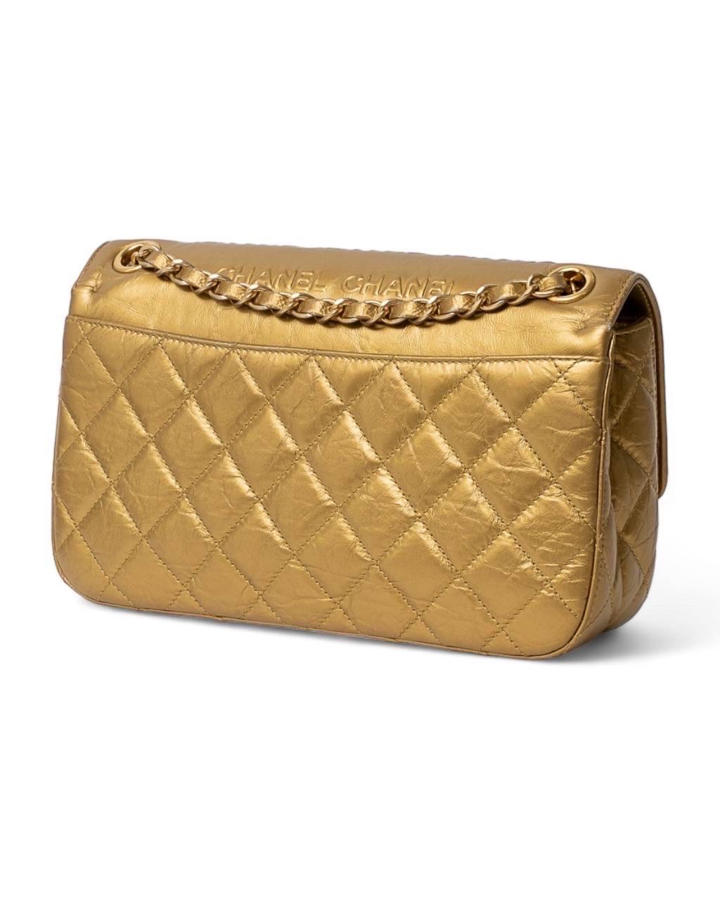 Borsa a spalla Chanel 2.55 Signature CC Paris-Dallas Oro en vente 4
