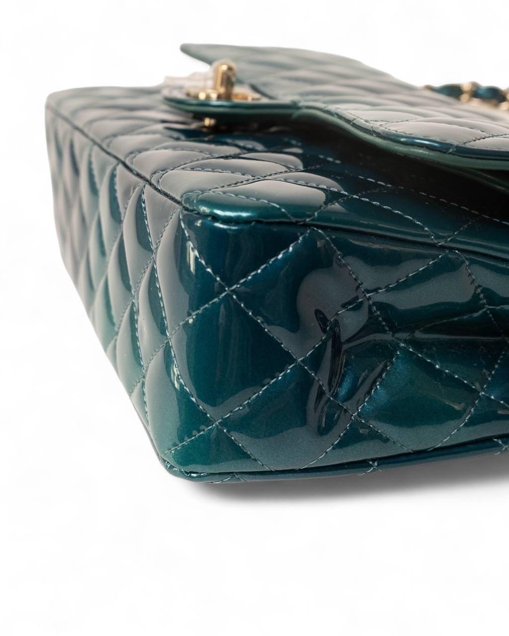 Borsa a Spalla Chanel 2.55 Timeless Vernice Blu Verde en venta 6