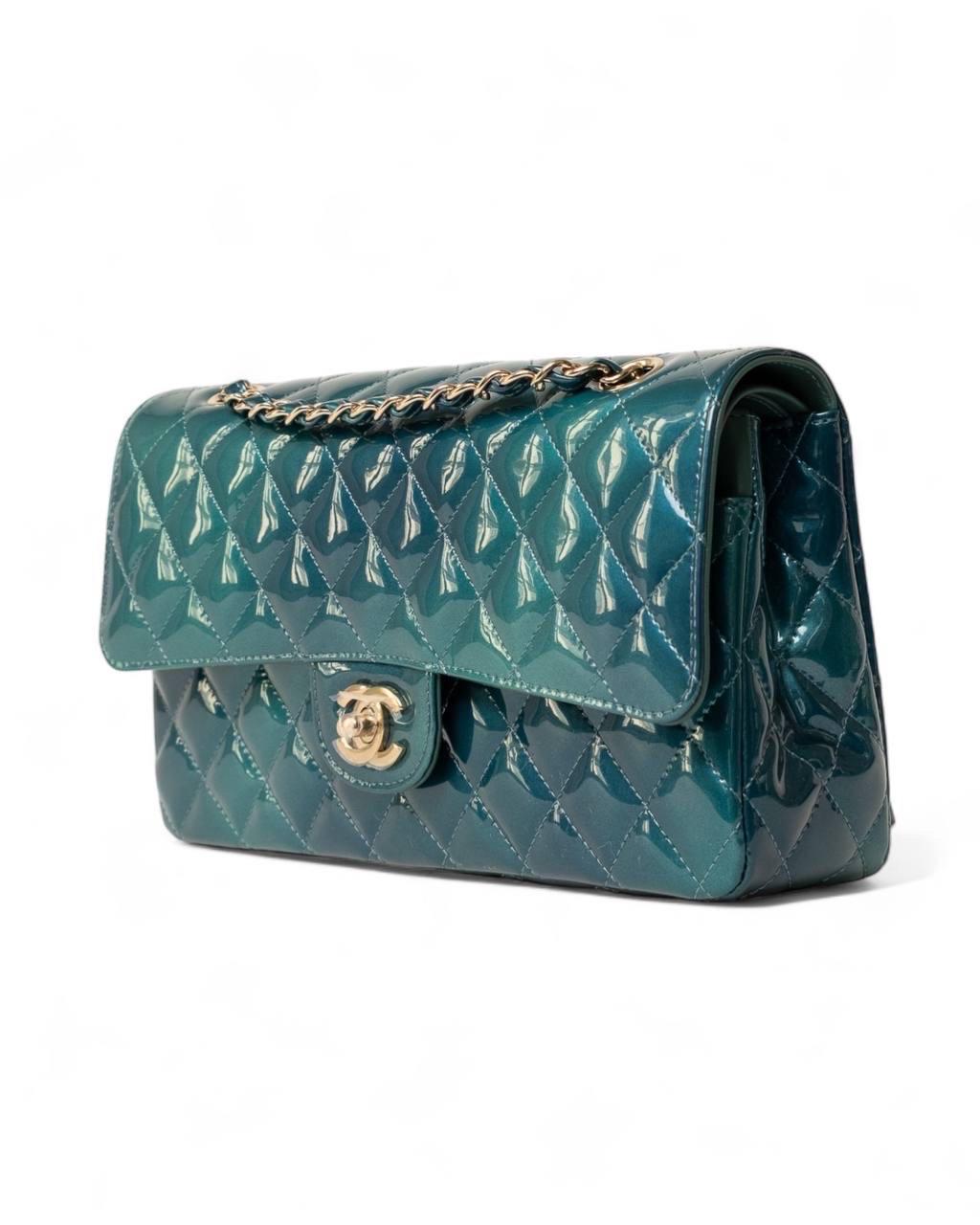 Borsa a Spalla Chanel 2.55 Timeless Vernice Blu Verde Negro en venta