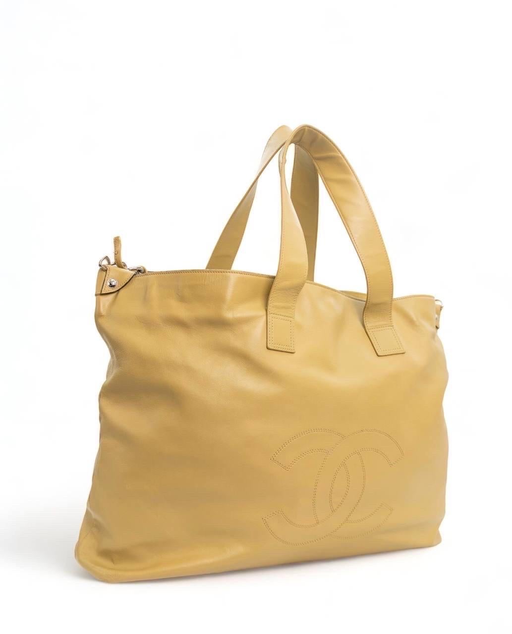 Borsa a spalla Chanel Big Shopper Ocra Bon état - En vente à Torre Del Greco, IT