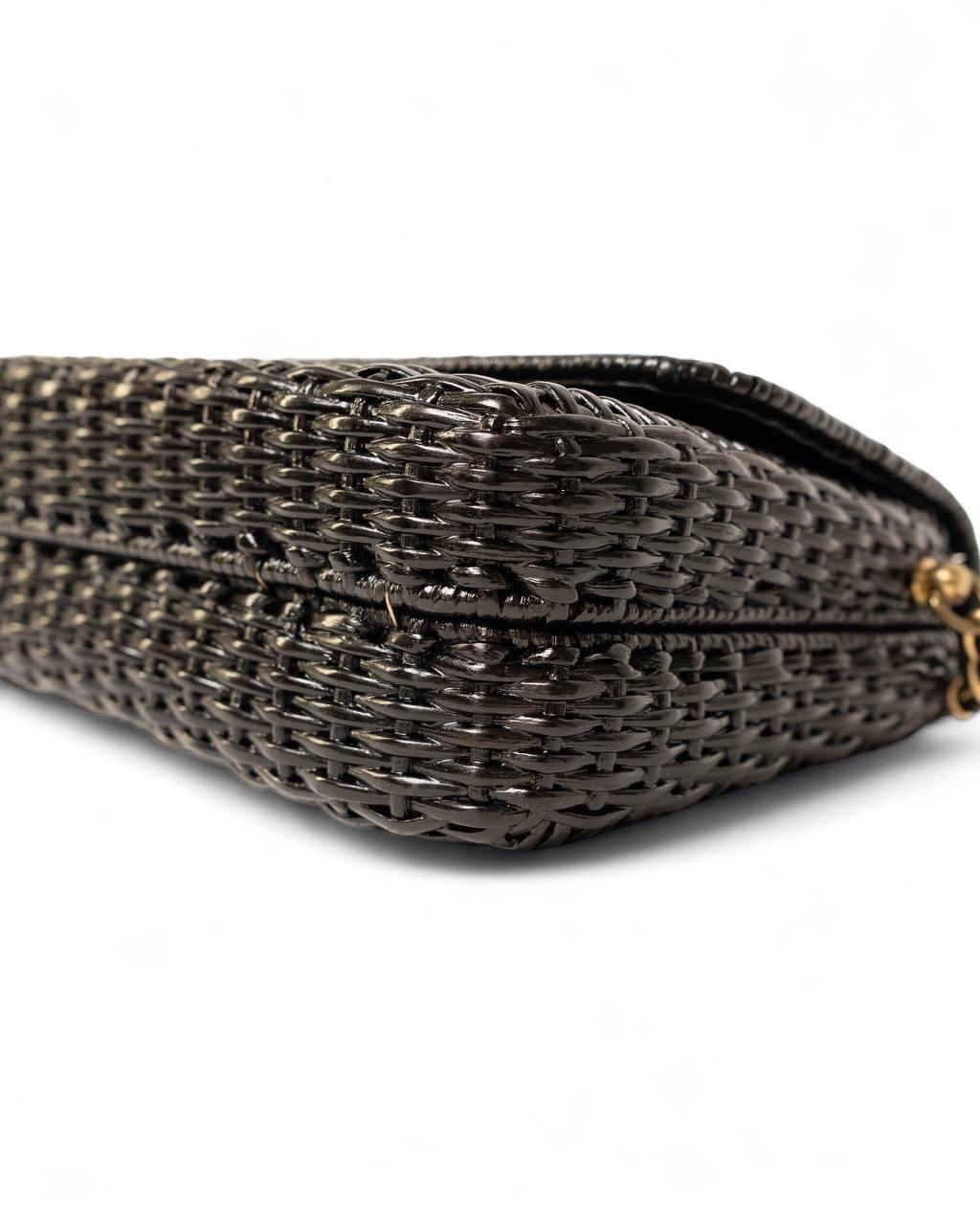 Borsa a Spalla Chanel Classic Flap Vimini Nera For Sale 8