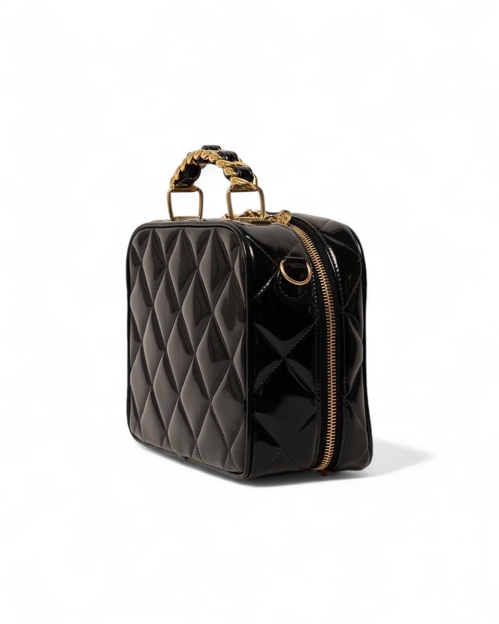 Borsa a spalla Chanel Cube Vintage Vernice Nero In Good Condition For Sale In Torre Del Greco, IT