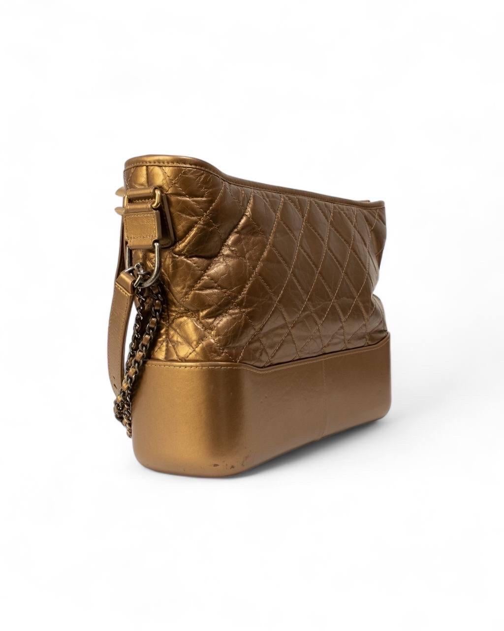 Borsa a spalla Chanel Gabrielle Medium Oro en vente 1