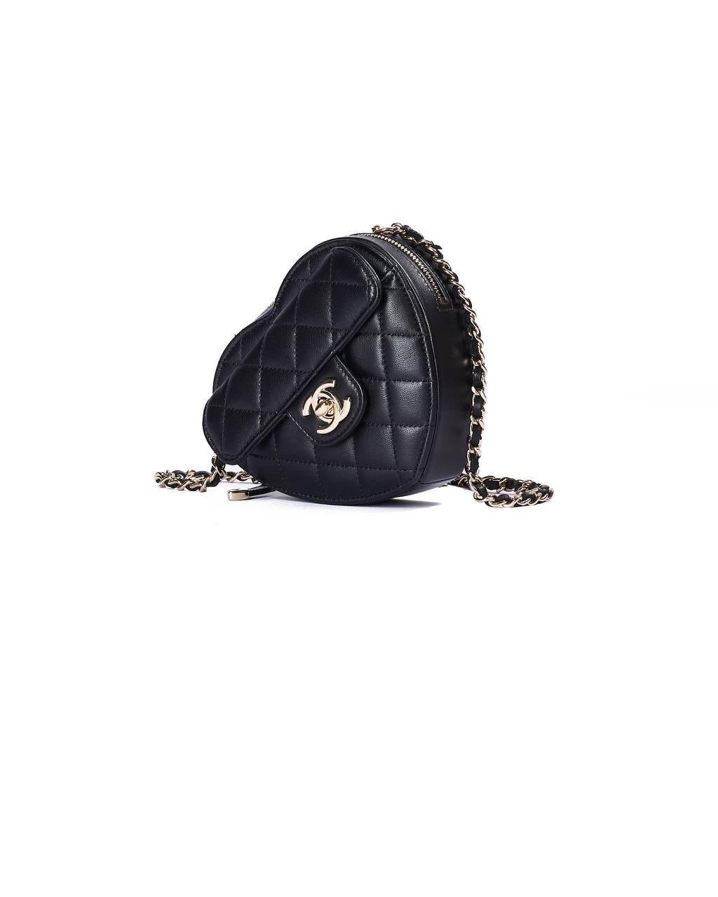Borsa a Spalla Chanel Heart Mini Timeless Nero In Excellent Condition For Sale In Torre Del Greco, IT