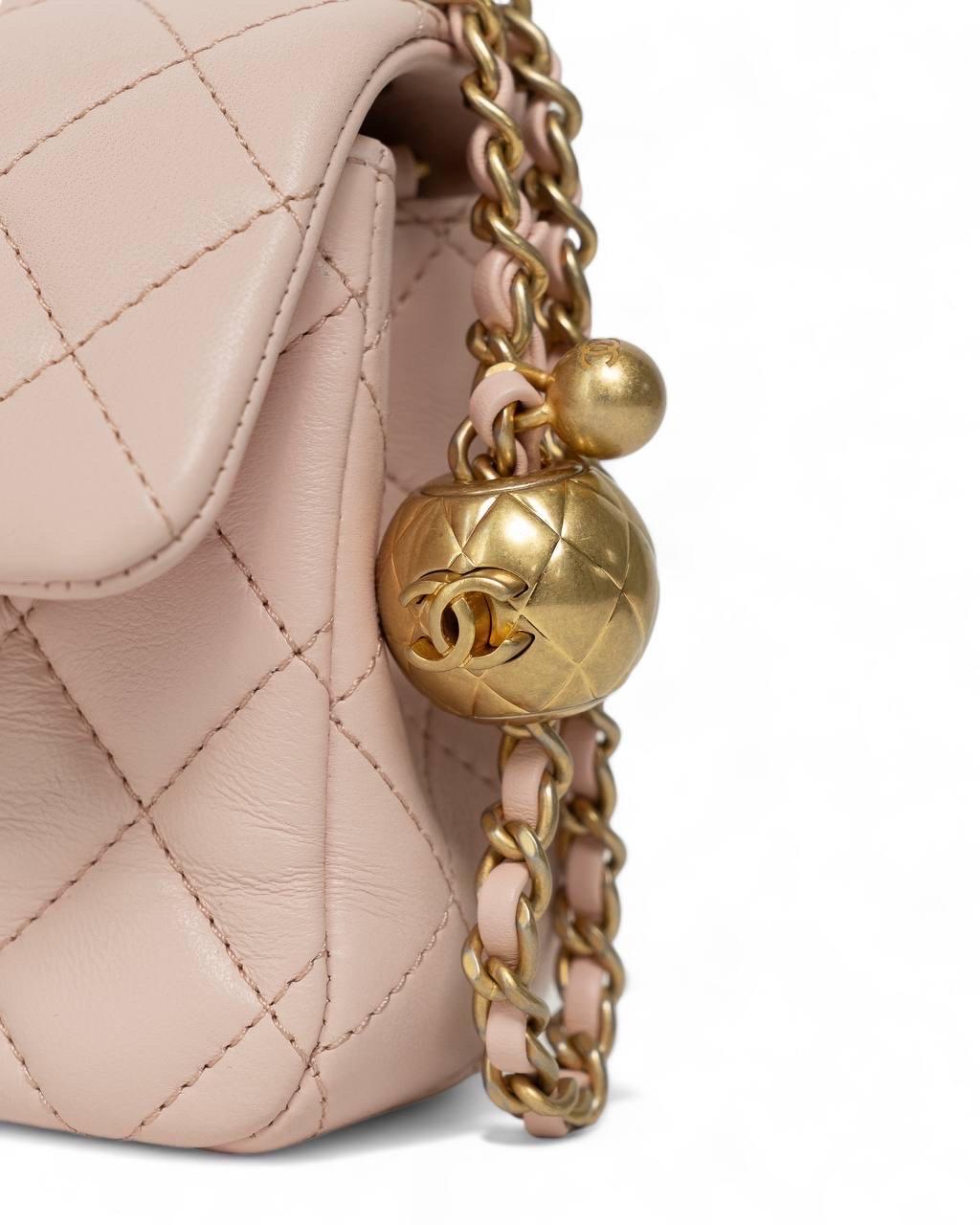 Borsa a Spalla Chanel Mini Flap Pearl Crush Timeless Rosa Excellent état à Torre Del Greco, IT